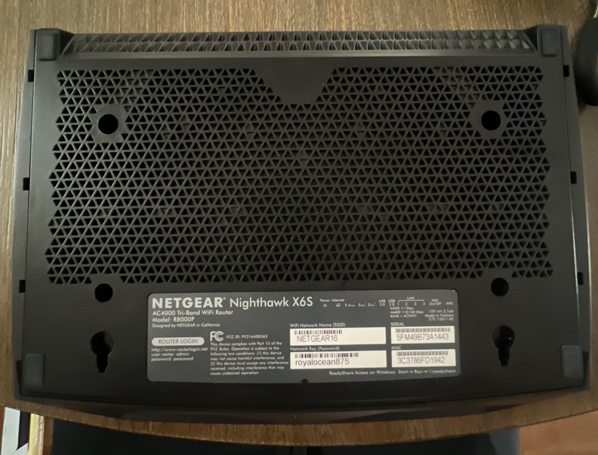 NetGear Nighthawk S8000 Gigabit Gaming & Streaming Switch in Gray