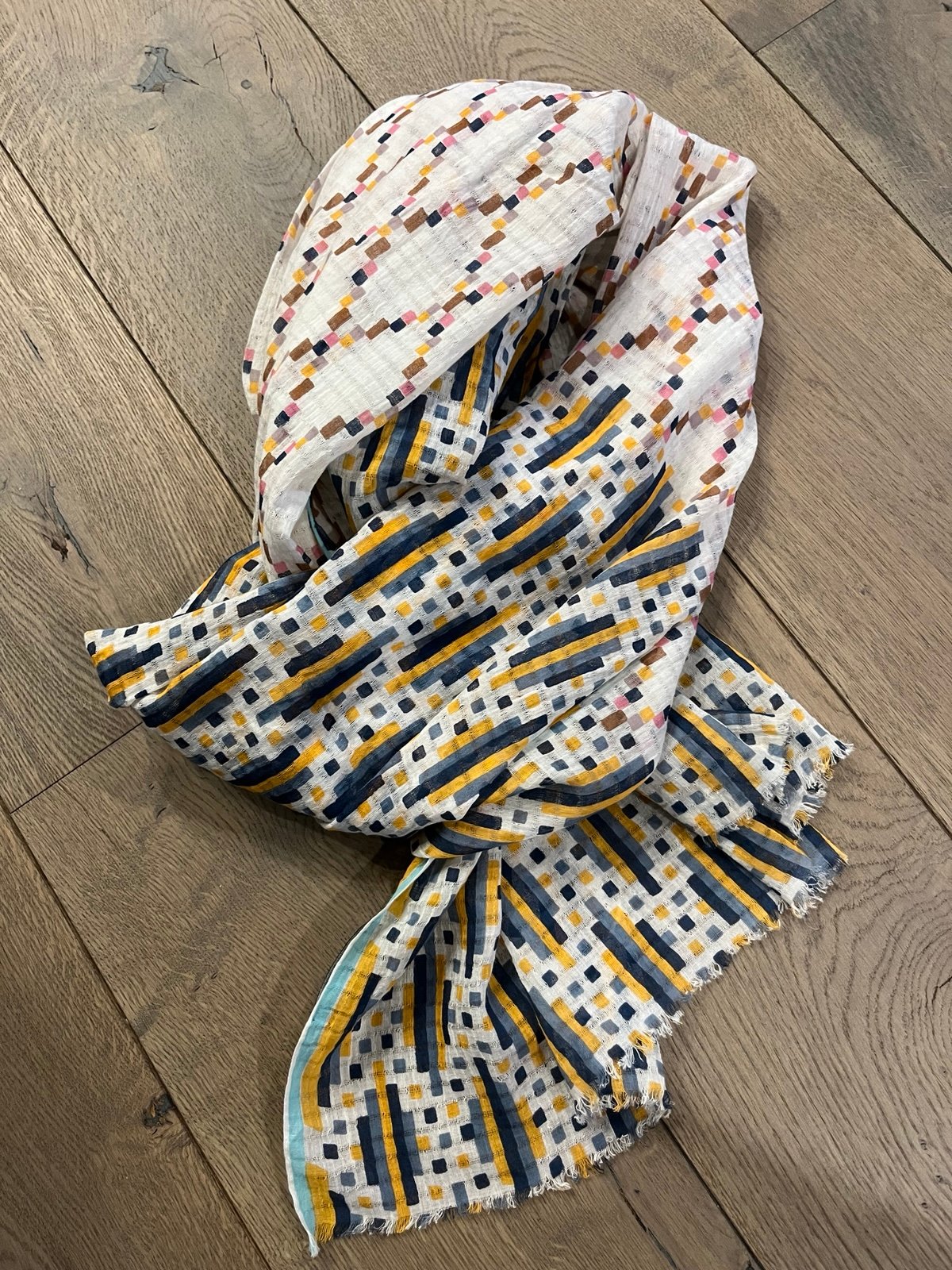 Épice Paris handwoven cotton stole