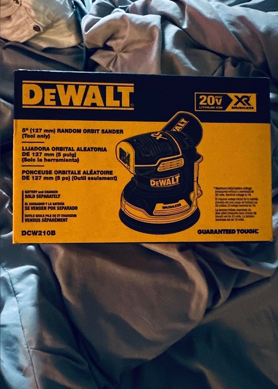 DEWALT DCW210B 20V MAX XR 5 in. Random Orbital Sander