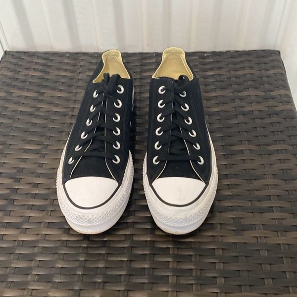 Converse platform sneakers women’s size 8.5