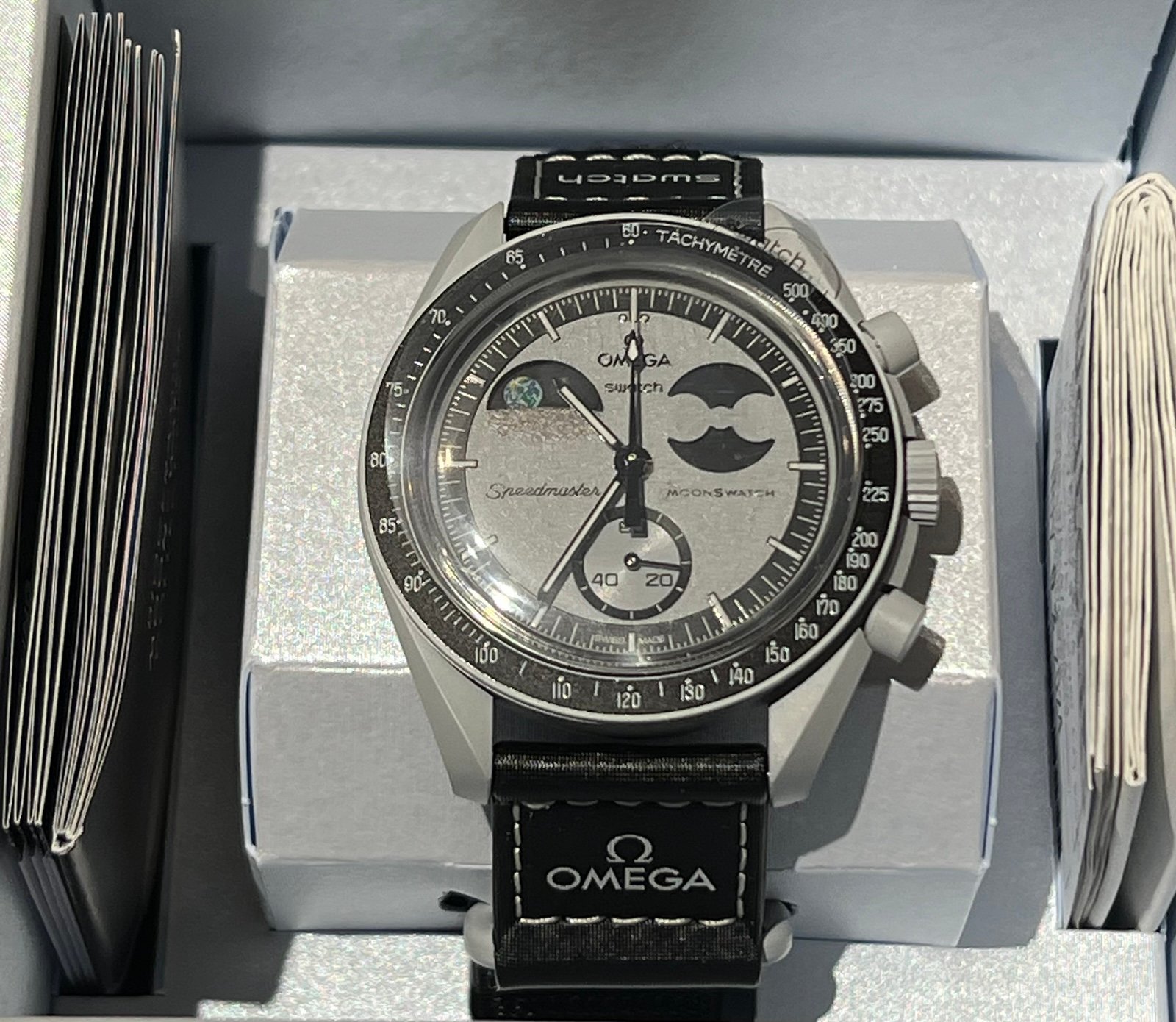Mission to Earthphase Moonswatch NEW Omega x Swatch