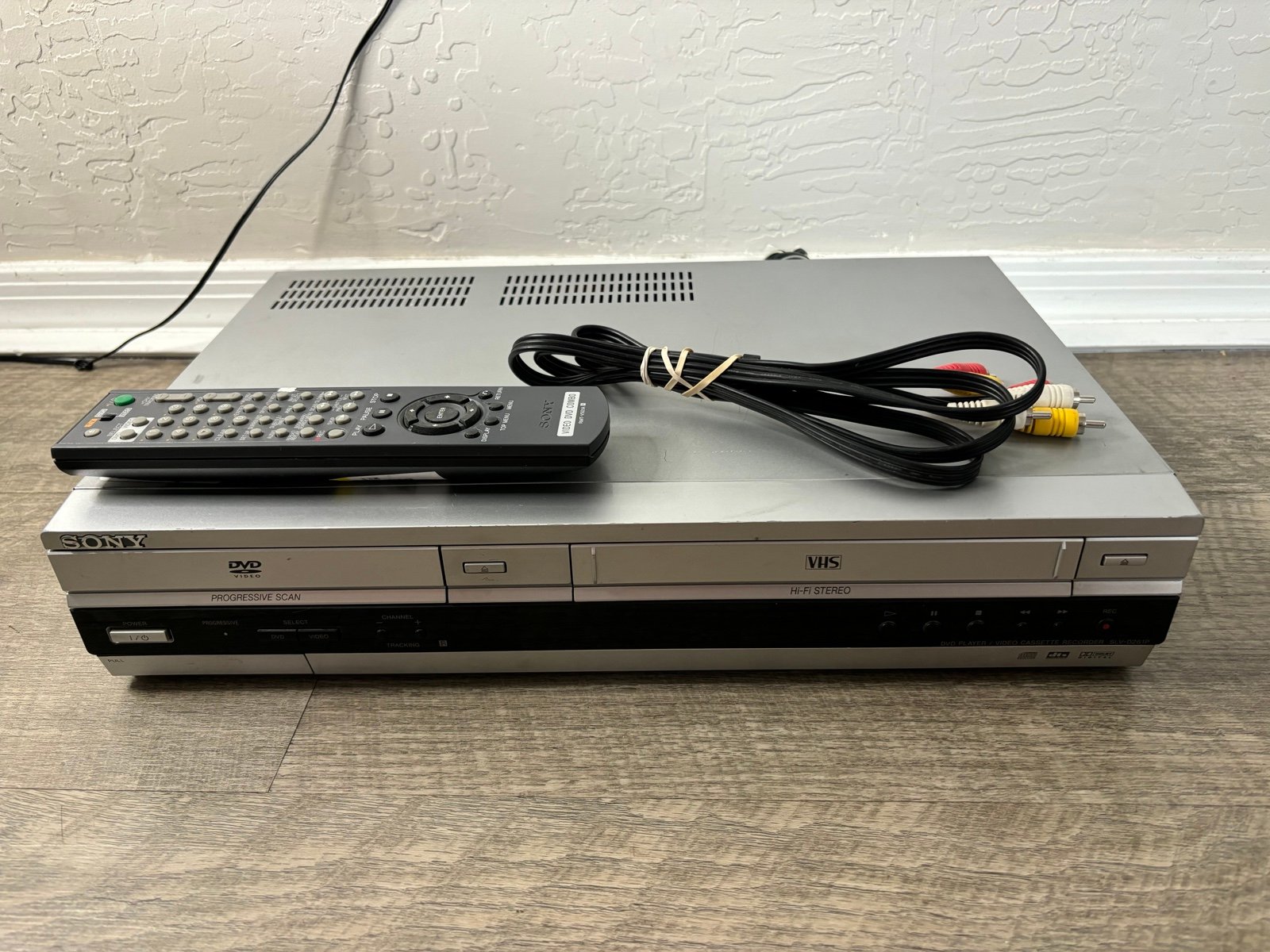 Sony SLV-D261P DVD VCR Combo Hi-Fi Stereo W/ Remote AV Cables Tested