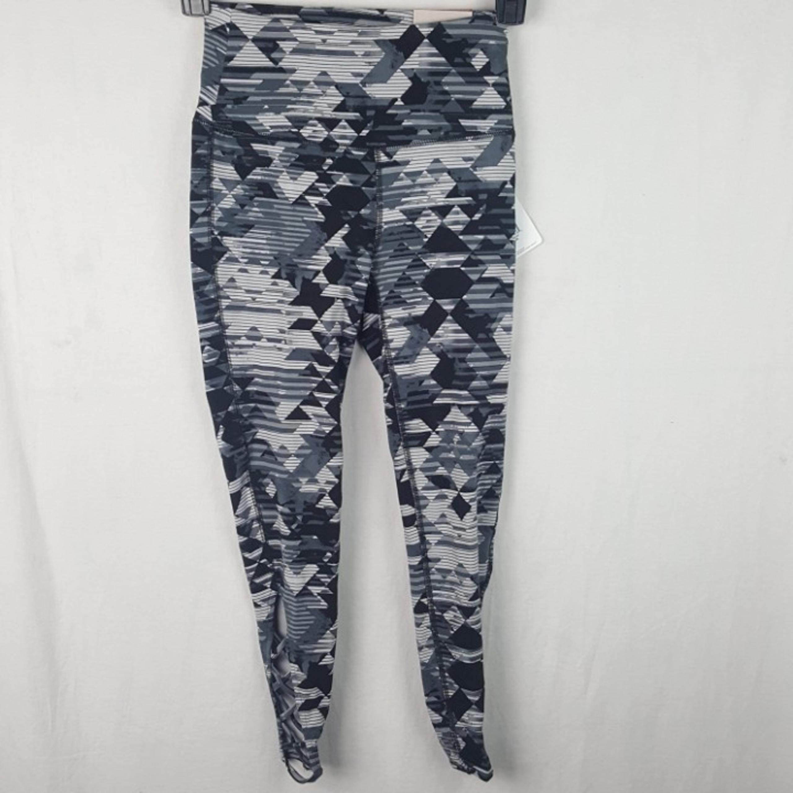 Reebok Black Geoprism Ankle length Pants