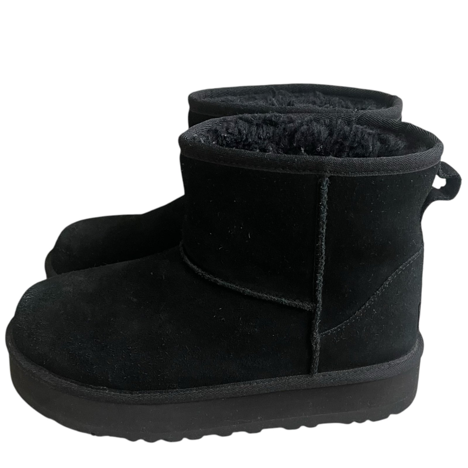 UGG Women's Classic Mini Platform Black Boots Women's Size 6 EUC Cozy Comfort