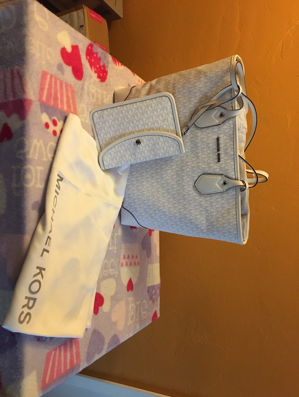 Michael kors satchel