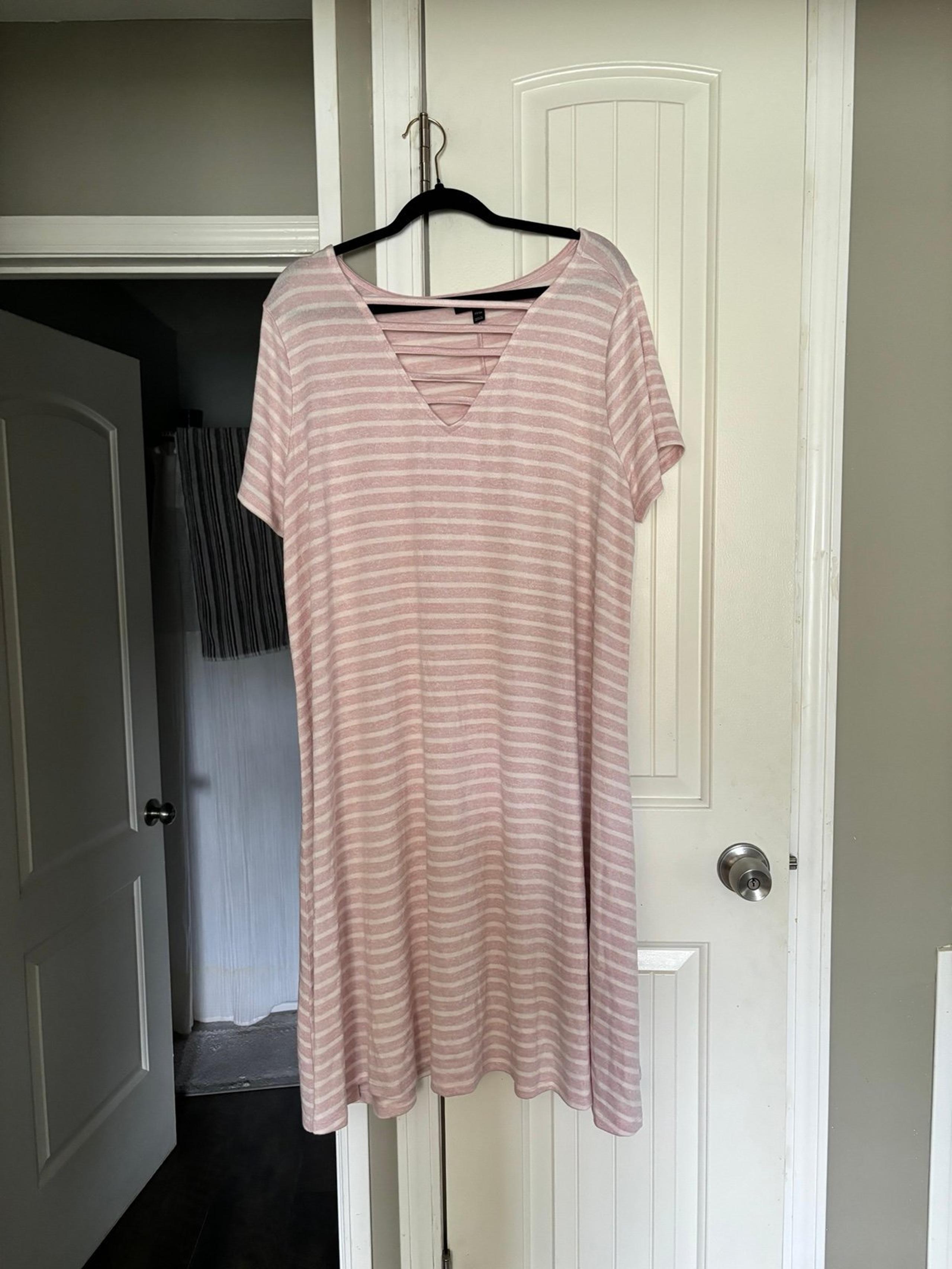 Womens Plus Size 22/24 Lane Bryant Dress