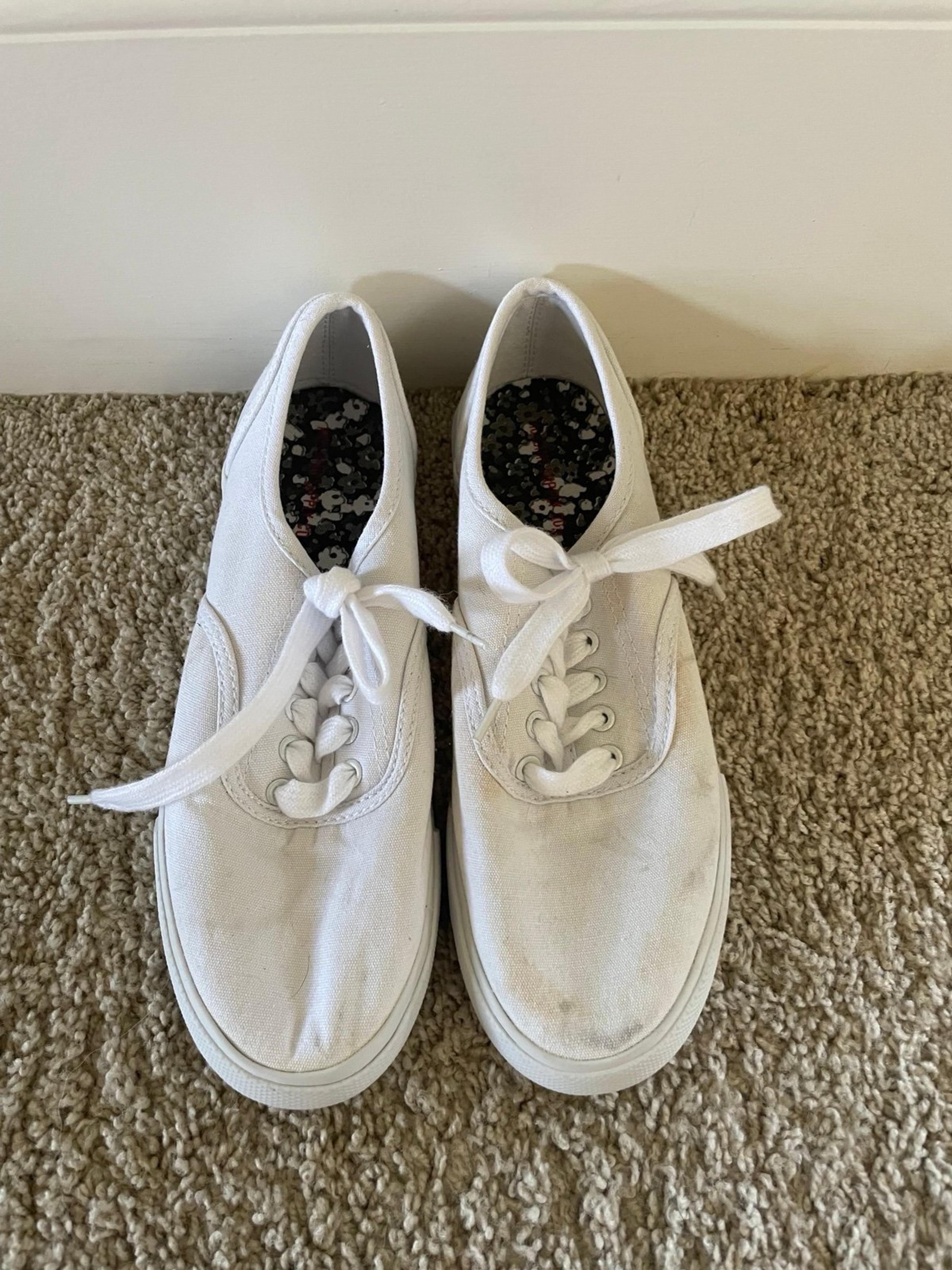 Women’s Size 7 Mossimo Supply Co shoes