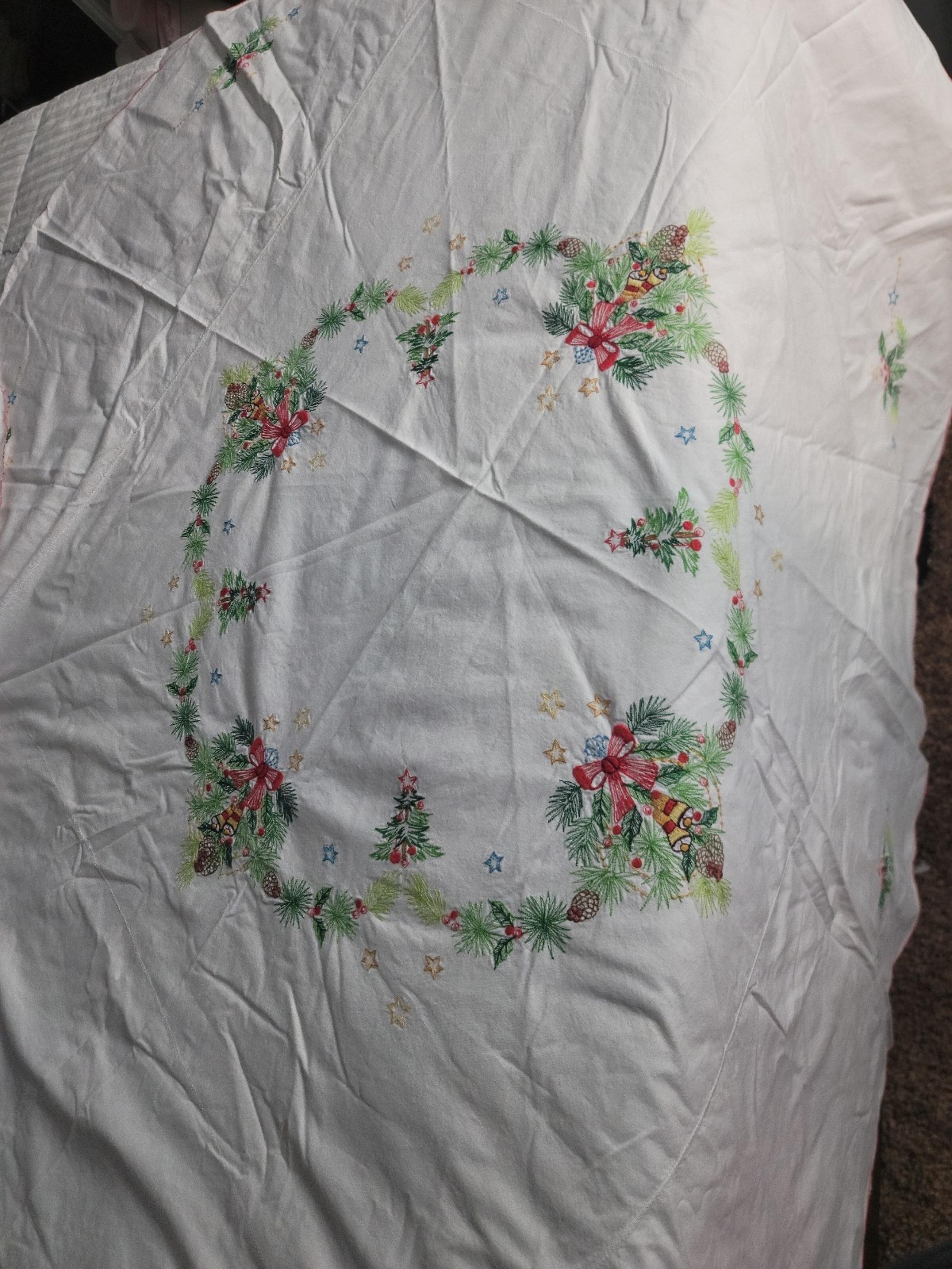Vintage round embroidered cotton tablecloth Christmas print
