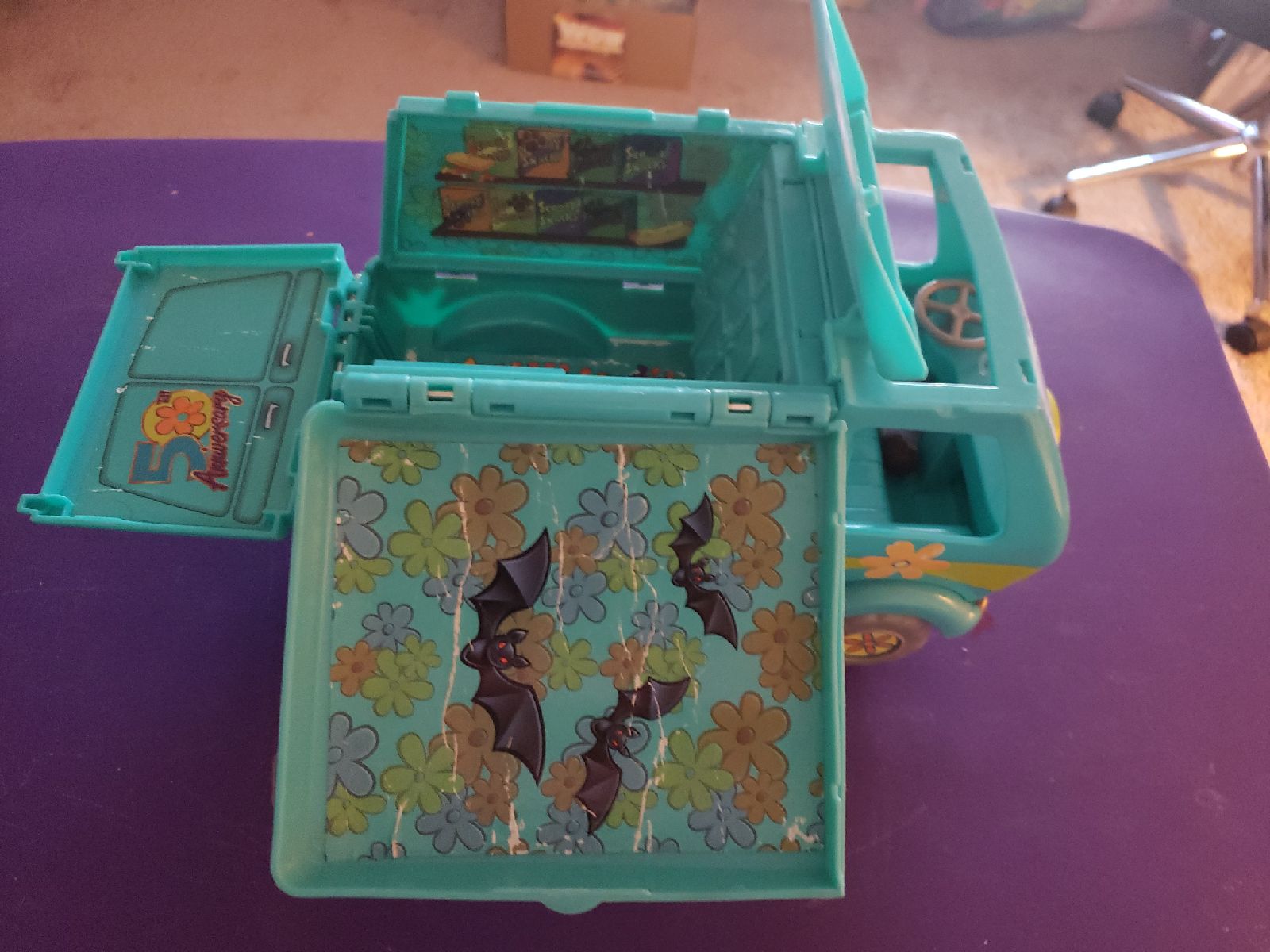 Scooby Doo mystery machine van