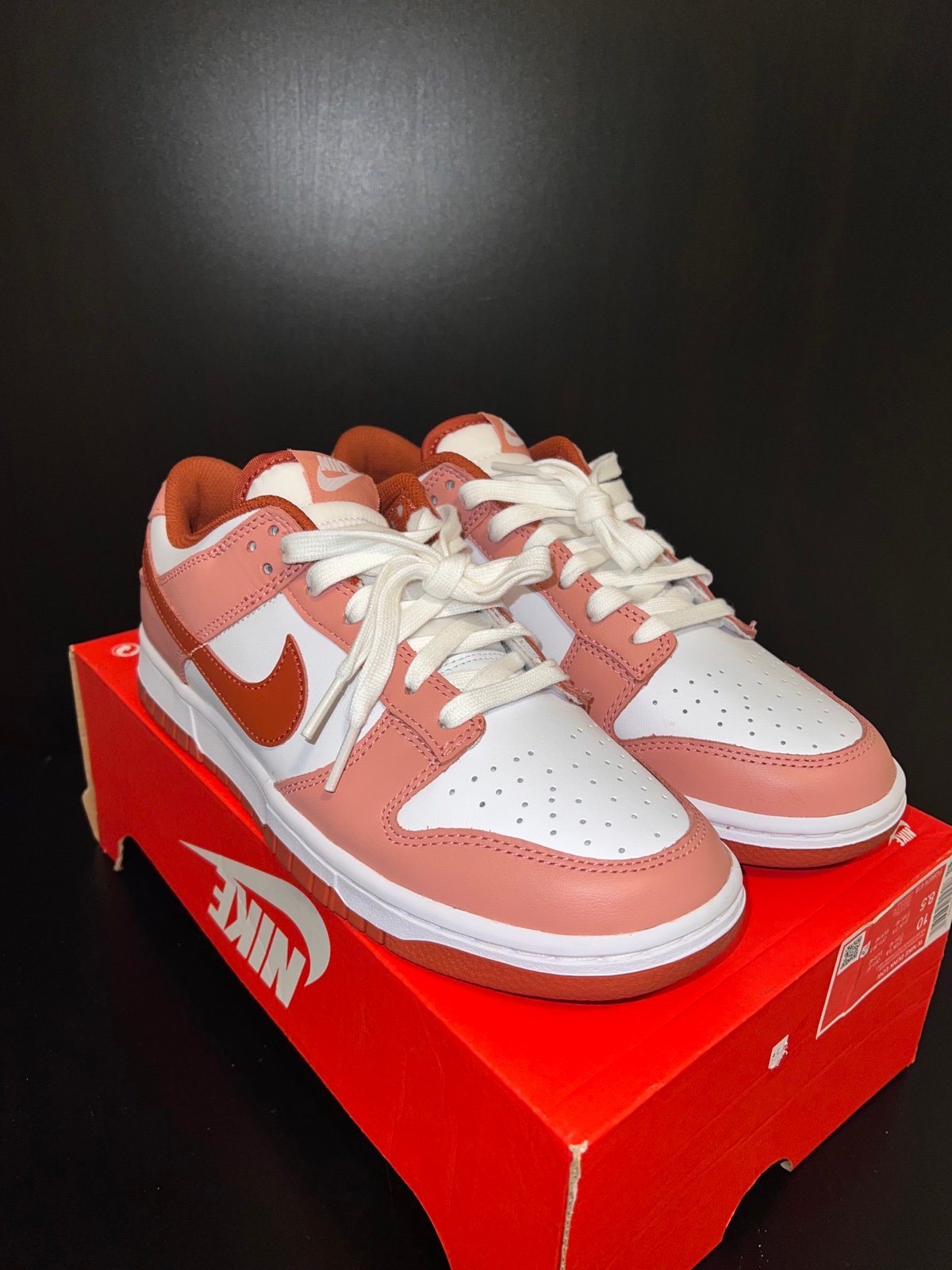 Nike Dunk Low “Red Starburst”