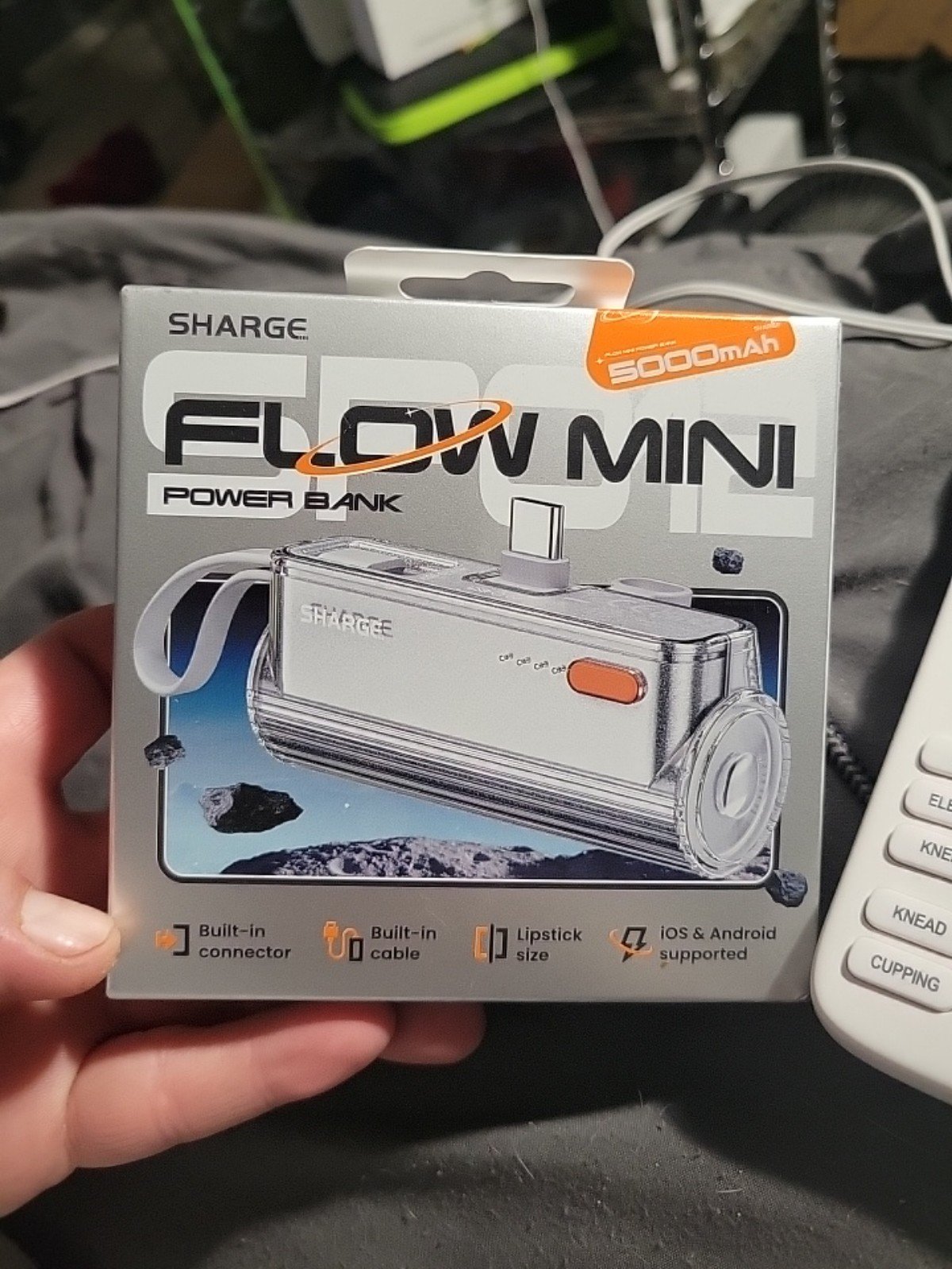 Universal 5000mah Flow Mini Power Bank With Built In Cable For Android & Apple
