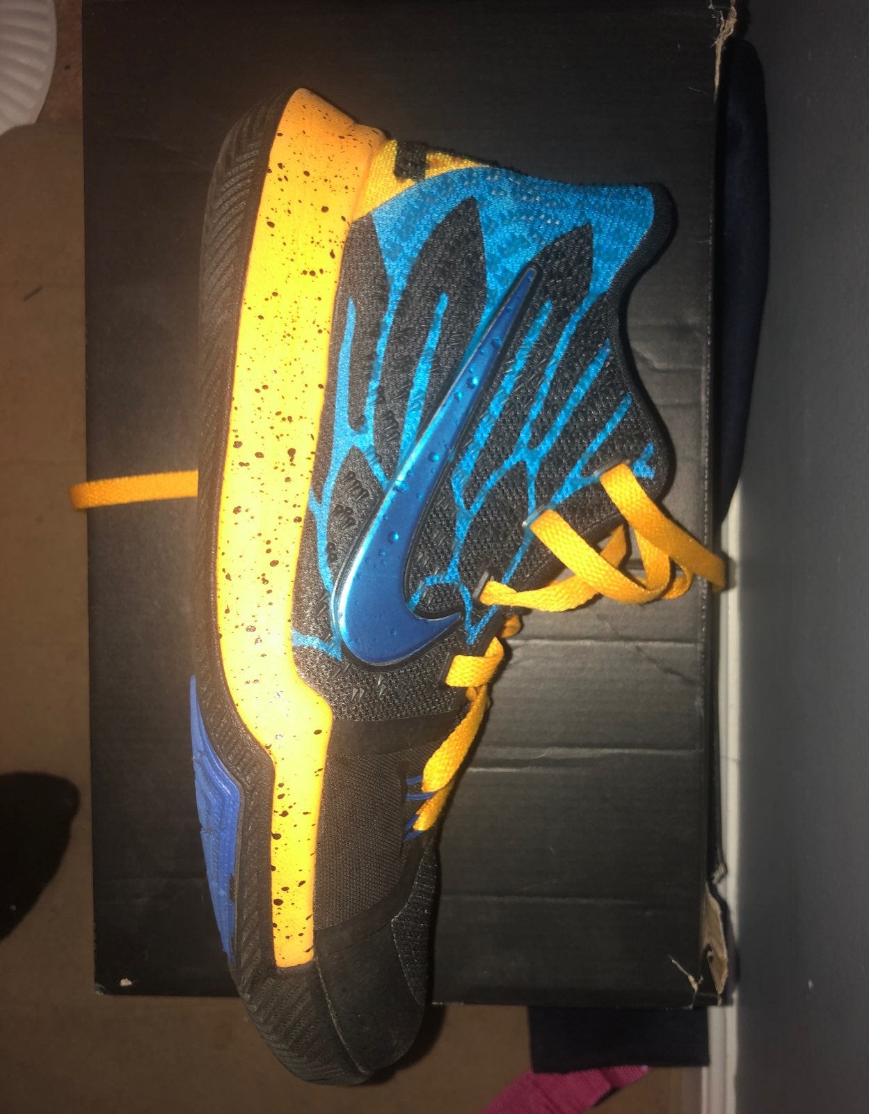 Kyrie 3 WHAT THE GS Size 7