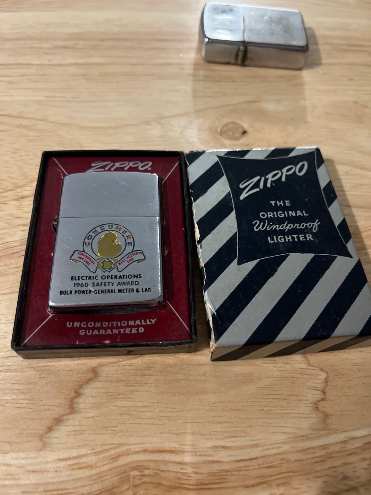 1960 VINTAGE ZIPPO LIGHTER ORIGINAL PACKAGING “CONSUMER” electrician