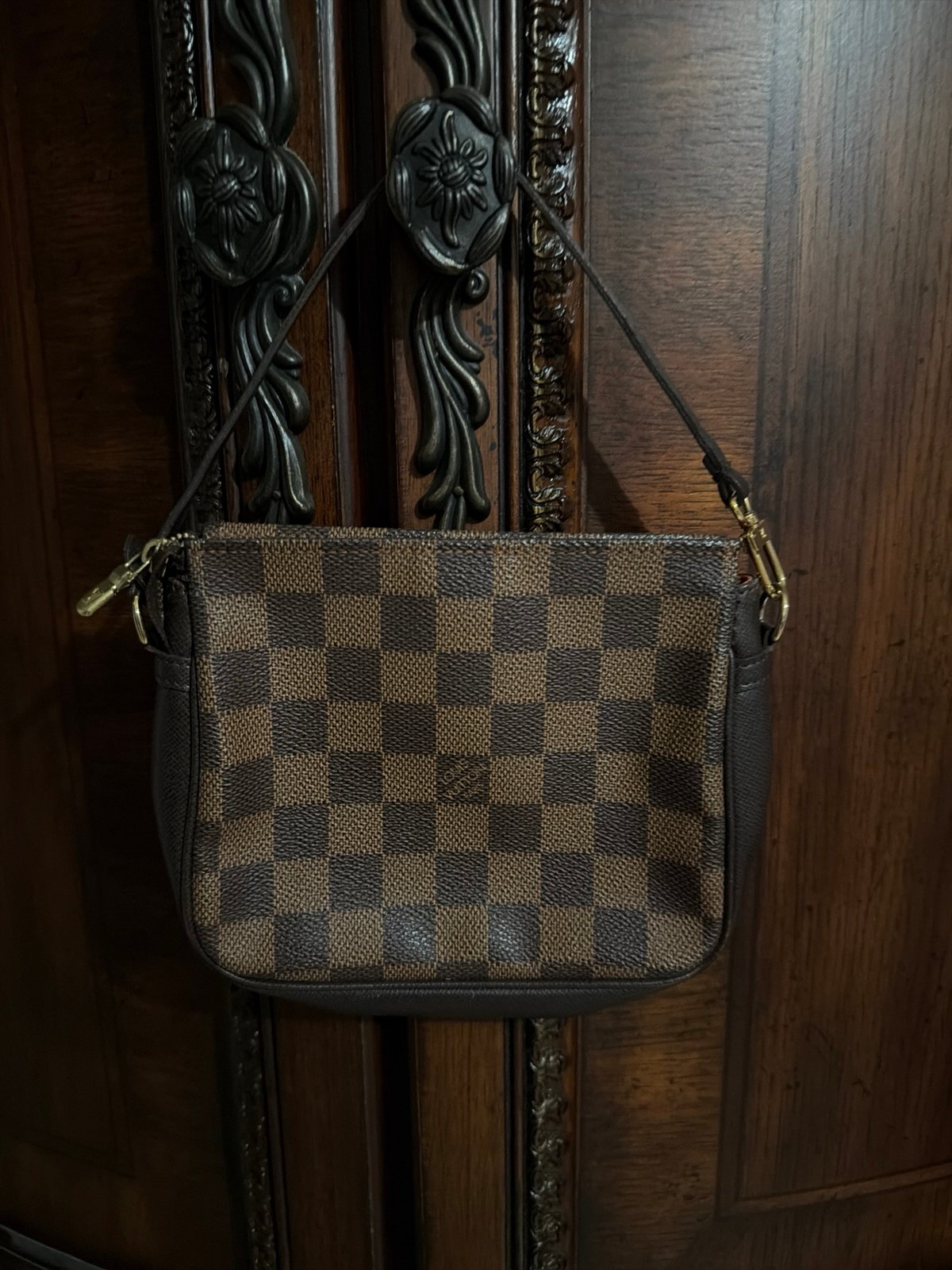 Louis Vuitton  Ponchette