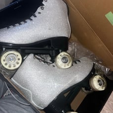 Poster Girl Rollerskates size 10