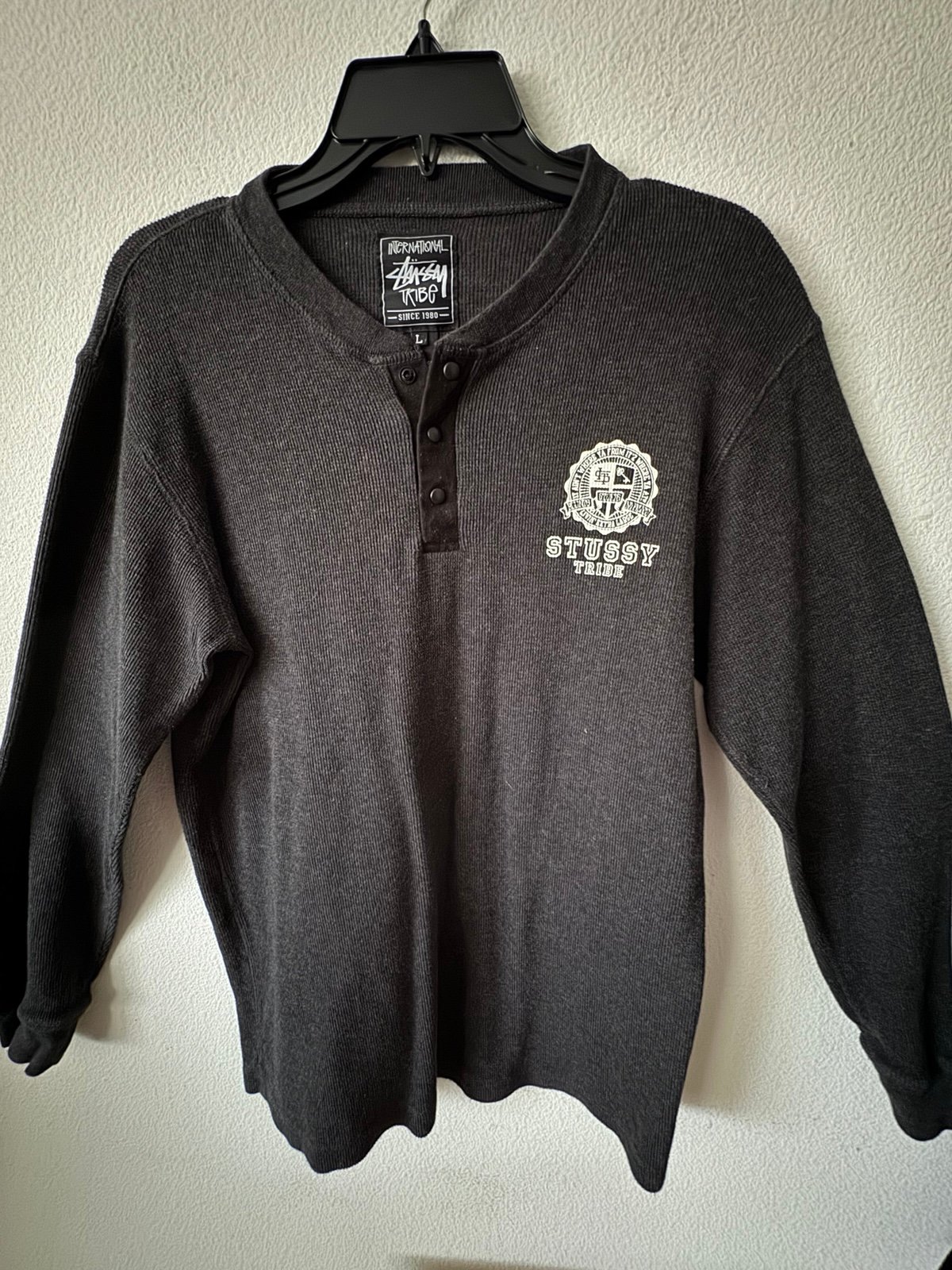 International STUSSY Tribe Dark Gray Henley Men’s Shirt Size Large