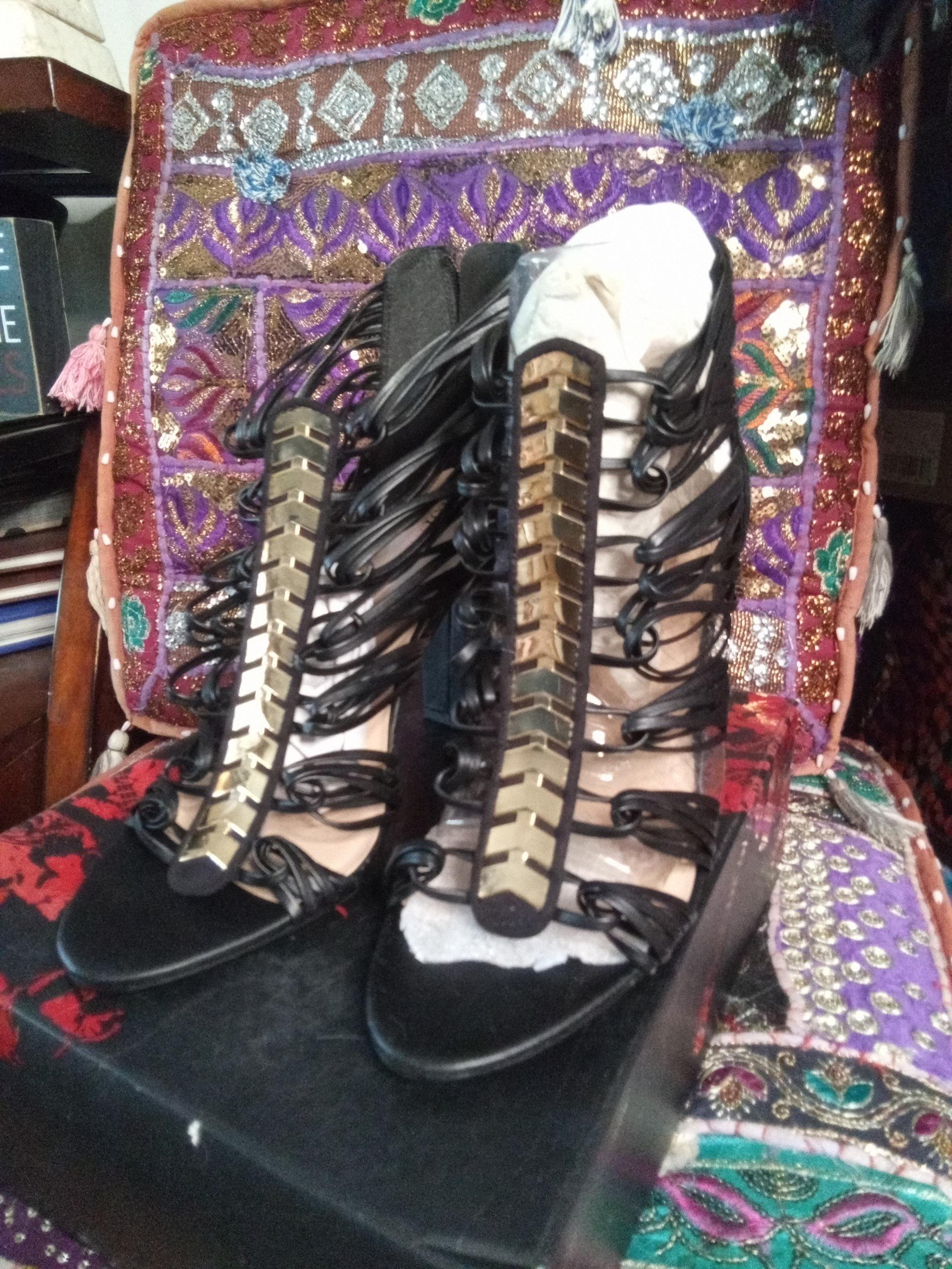 Carlos by Carlos Santana Strappy Black and Gold Heels Woman's Size 8.5