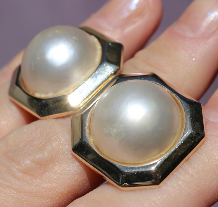 14K 14KT solid yellow gold mabe or mobe pearl 7/8 8.7 GRAMS EARRINGS
