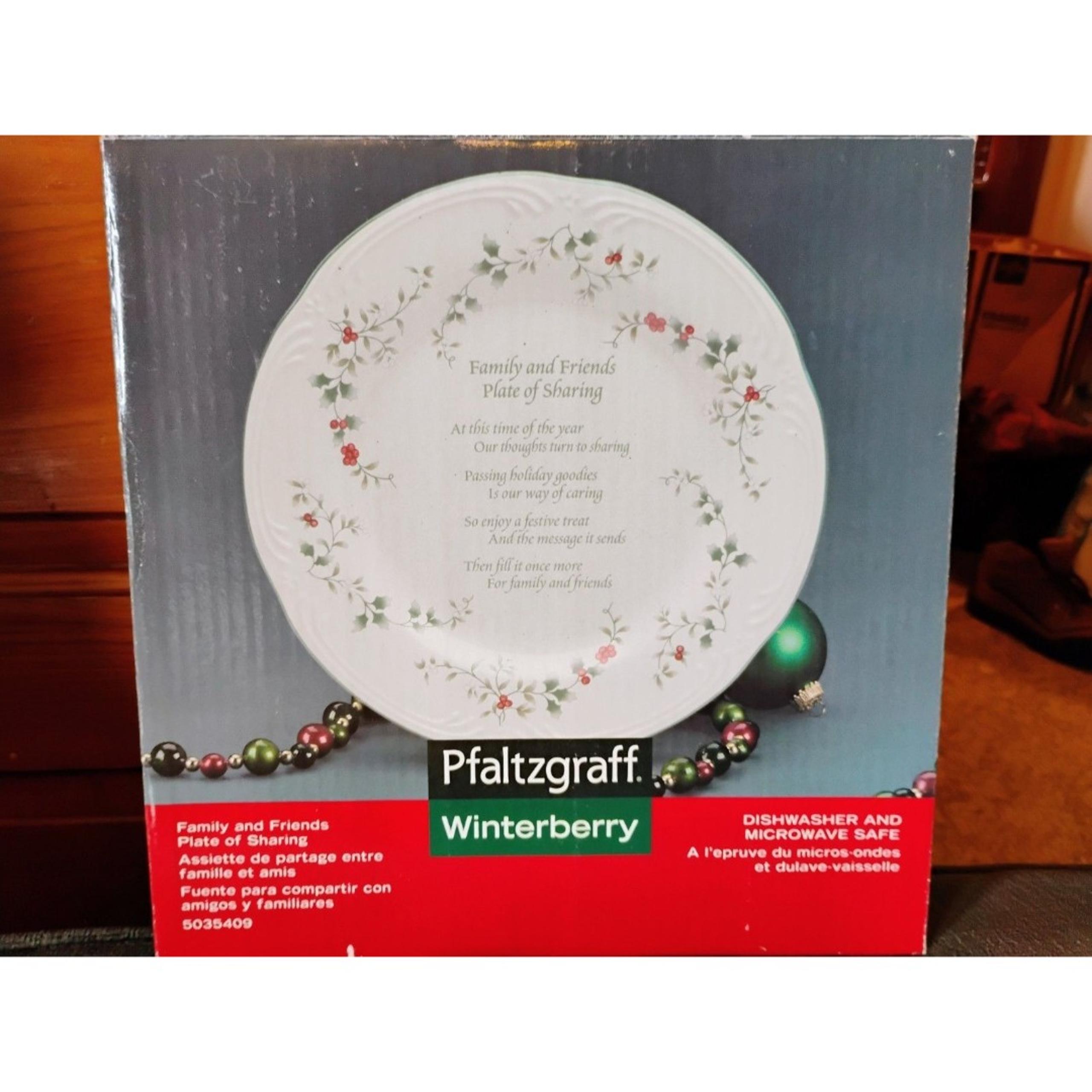 Pfaltzgraff Family And Friends Plate Of Sharing Winterberry 12” Stoneware NIB