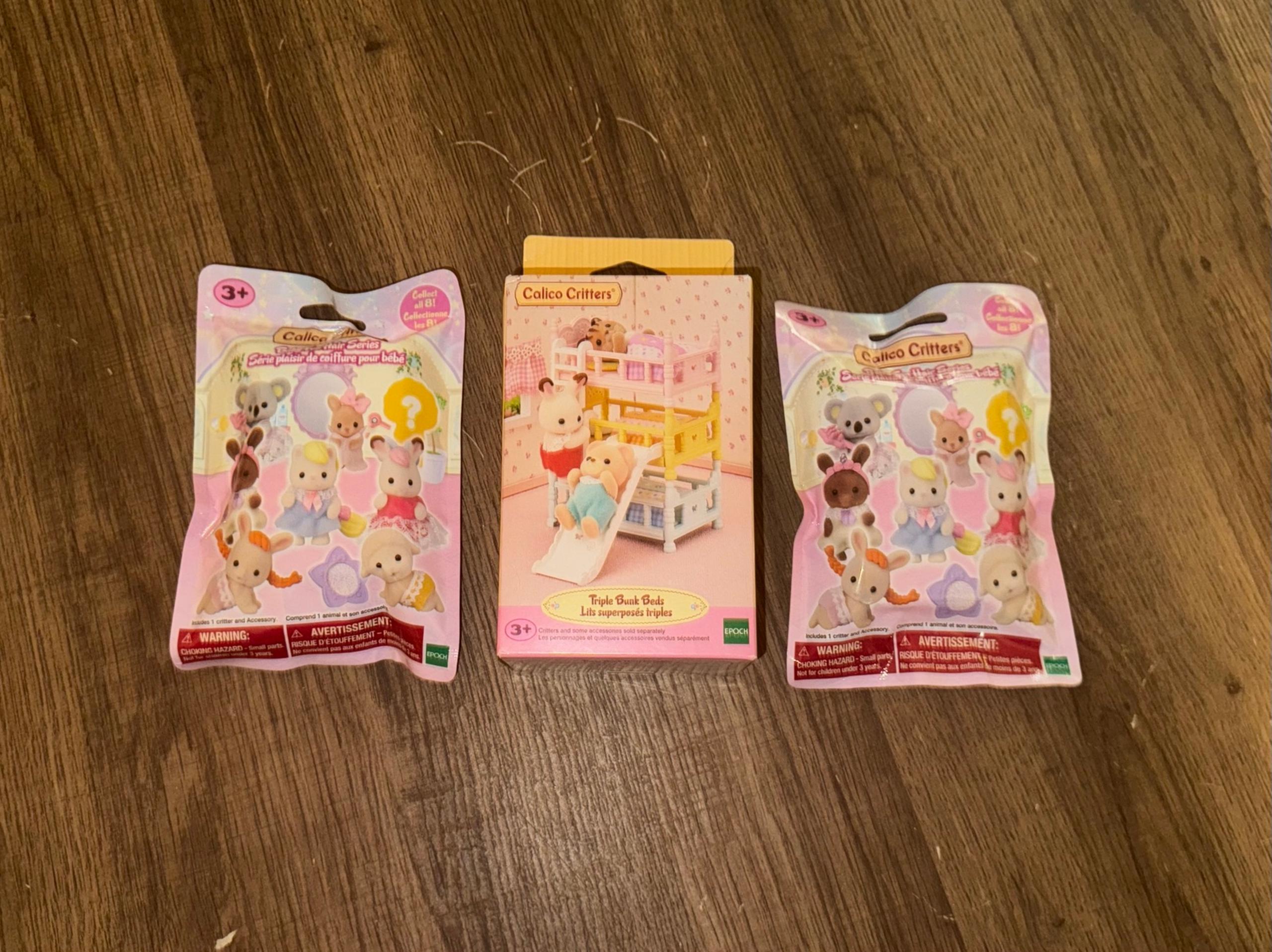Calico Critters Bundle: 2 Fun Hair Blind Bags & Triple Bunk Bed Set