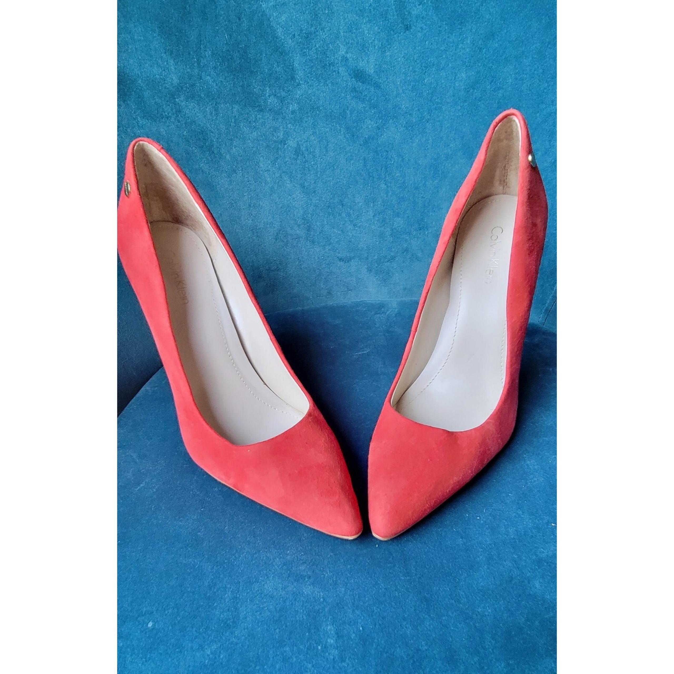 Calvin Klein Brady Red Suede Pumps Heels Womens Size 8 Pointed Toe
