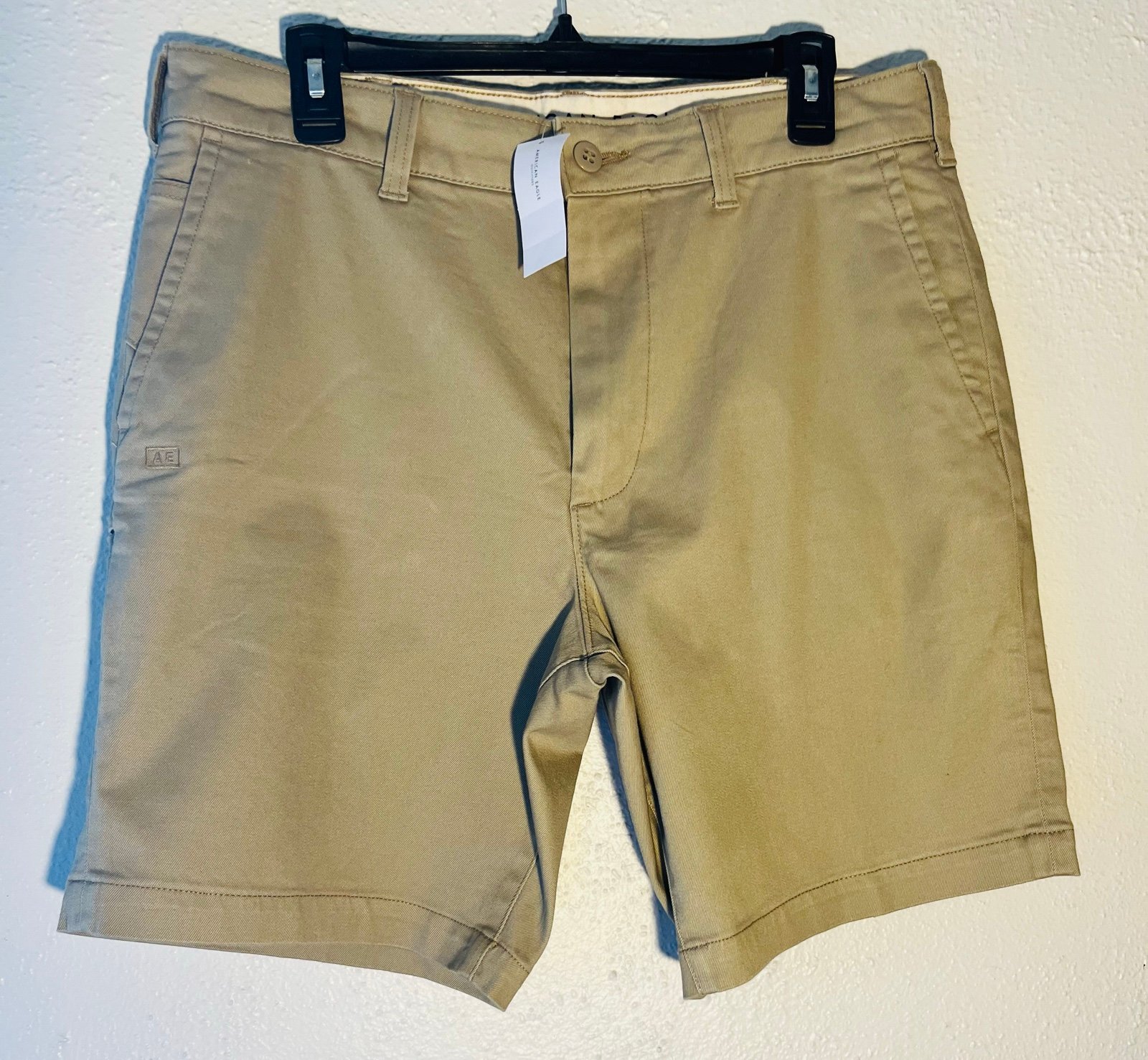 American Eagle Chino Shorts Men’s Size 33 Beige Tan Khaki Cotton Slim Fit NWT
