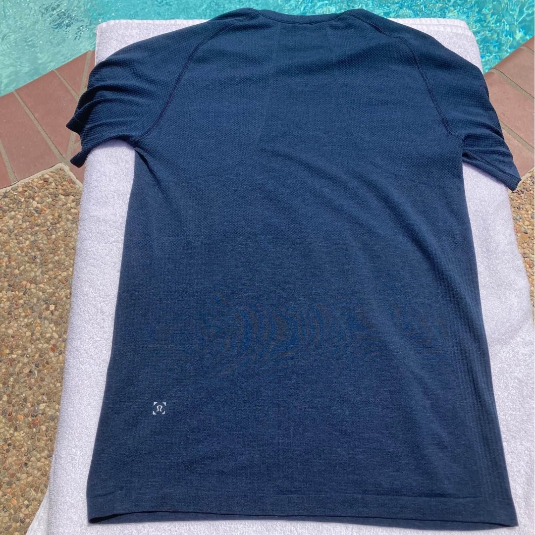 Lululemon Metal vent T Size XS Navy Blue