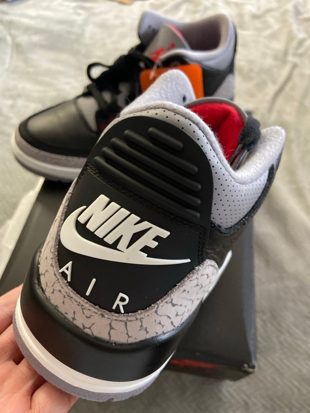 New in Box Men’s Air Jordan Retro 3 Black Cement Shoes 10.5 2024 Release