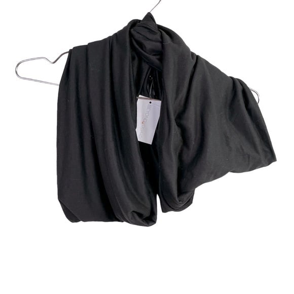 Beyond Yoga Dark Gray Pocket‎ Infinity Scarf