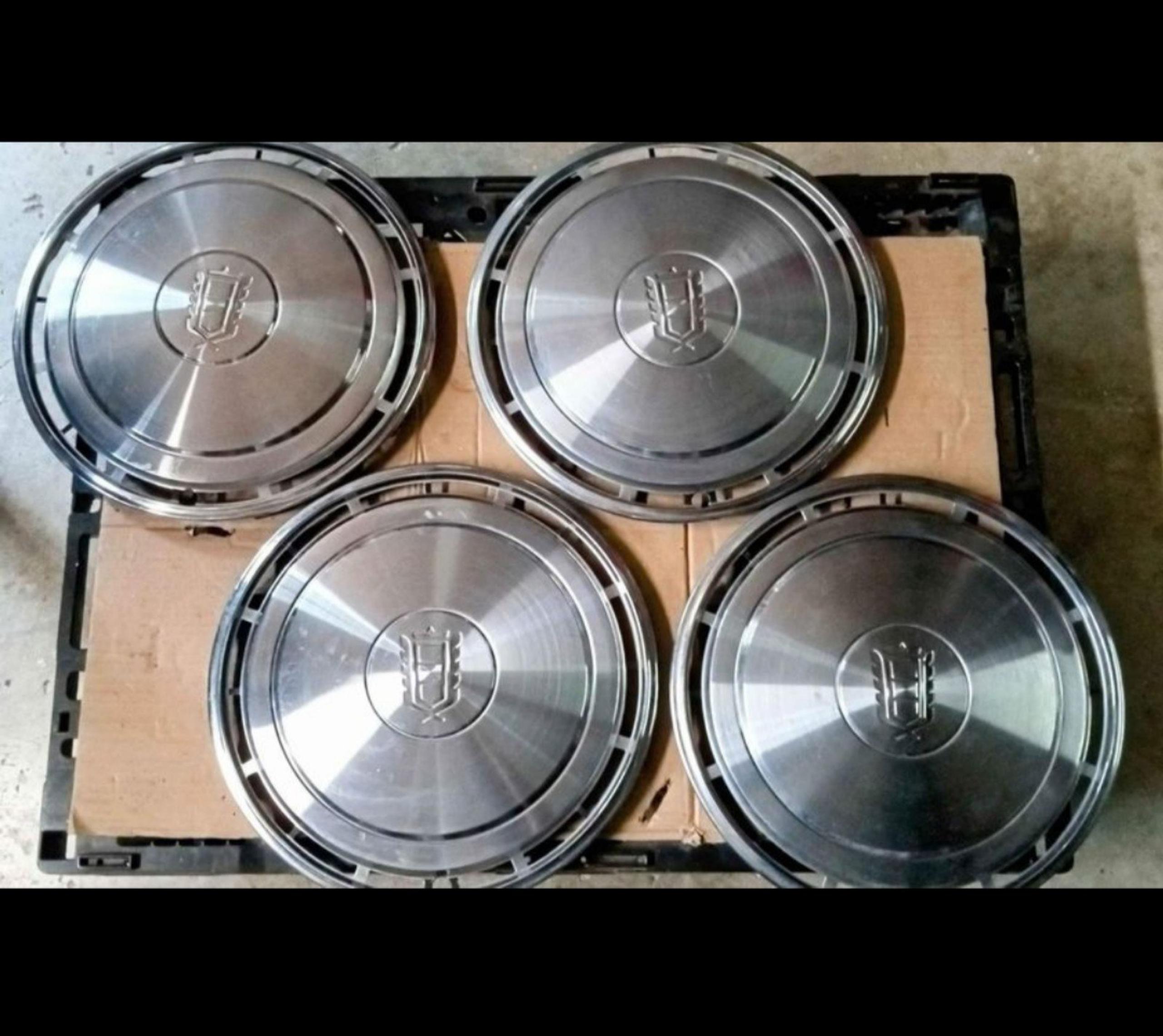 79-84 Ford LTD Hub Covers