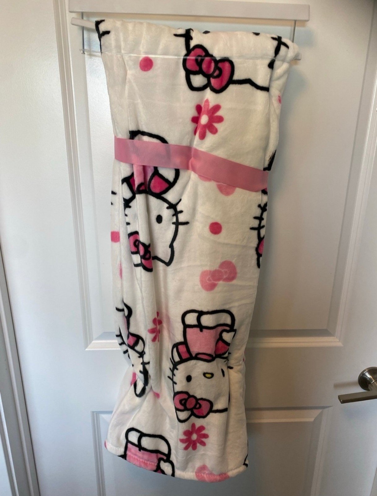Hello Kitty Plush Blanket NWT