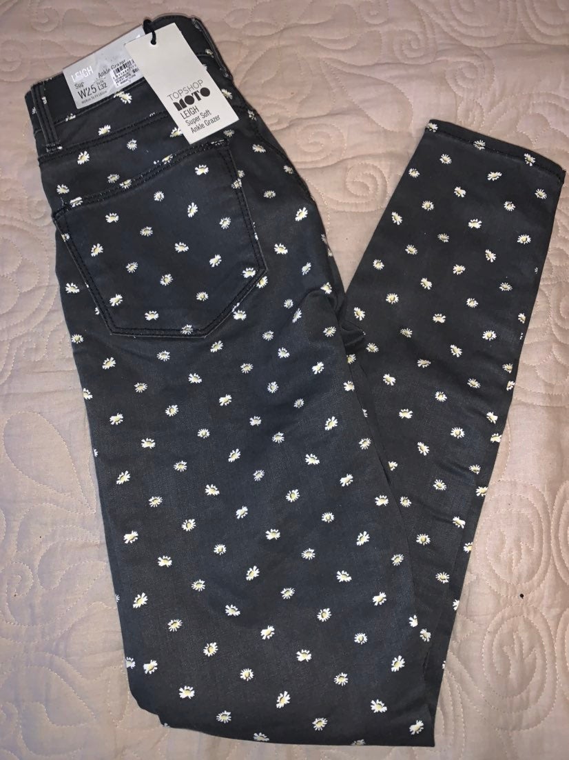 TOPSHOP Jeans NEW WITH TAG