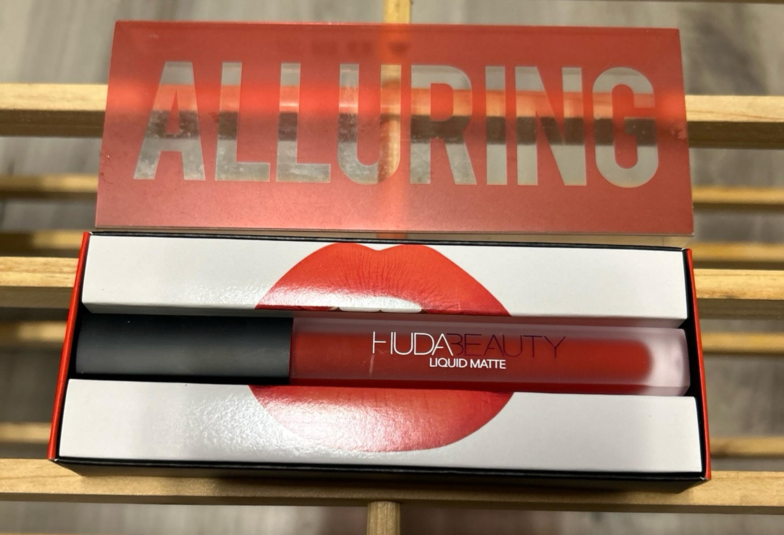 HUDA BEAUTY