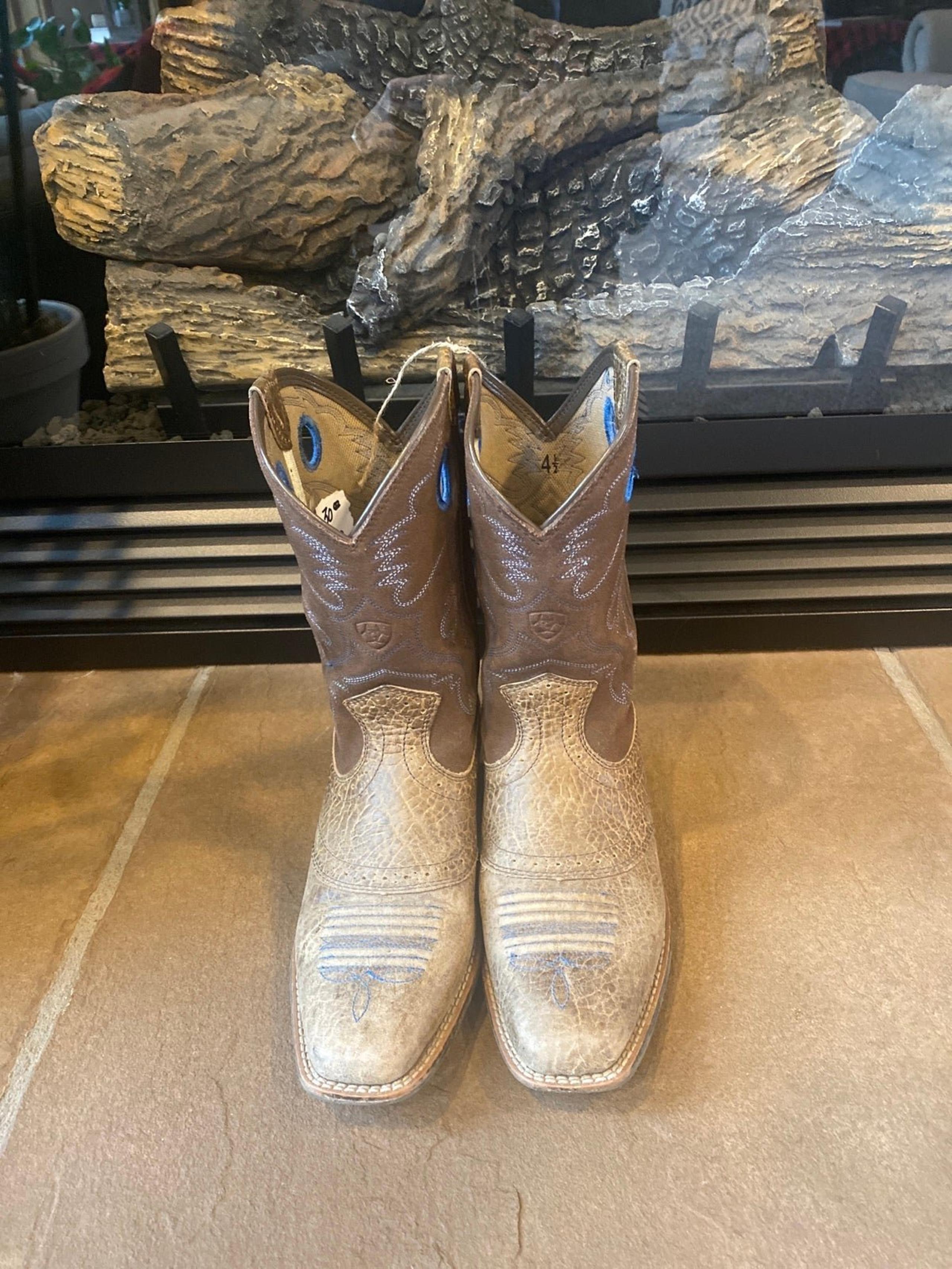 boys cowboy boots size 4.5 - ARIAT