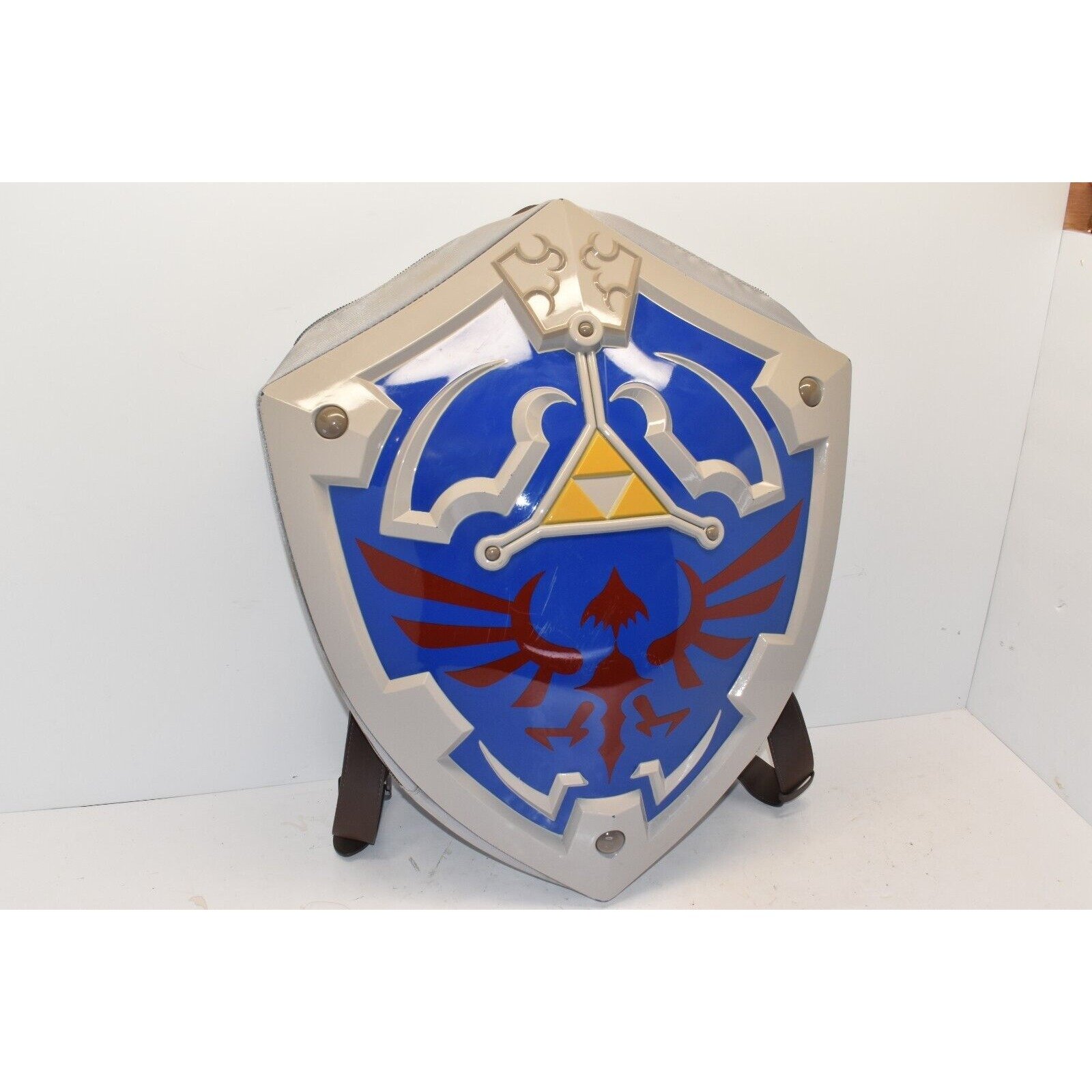 The Legend of Zelda Hylian Shield Hard Backpack ThinkGeek Nintendo Cosplay 2017