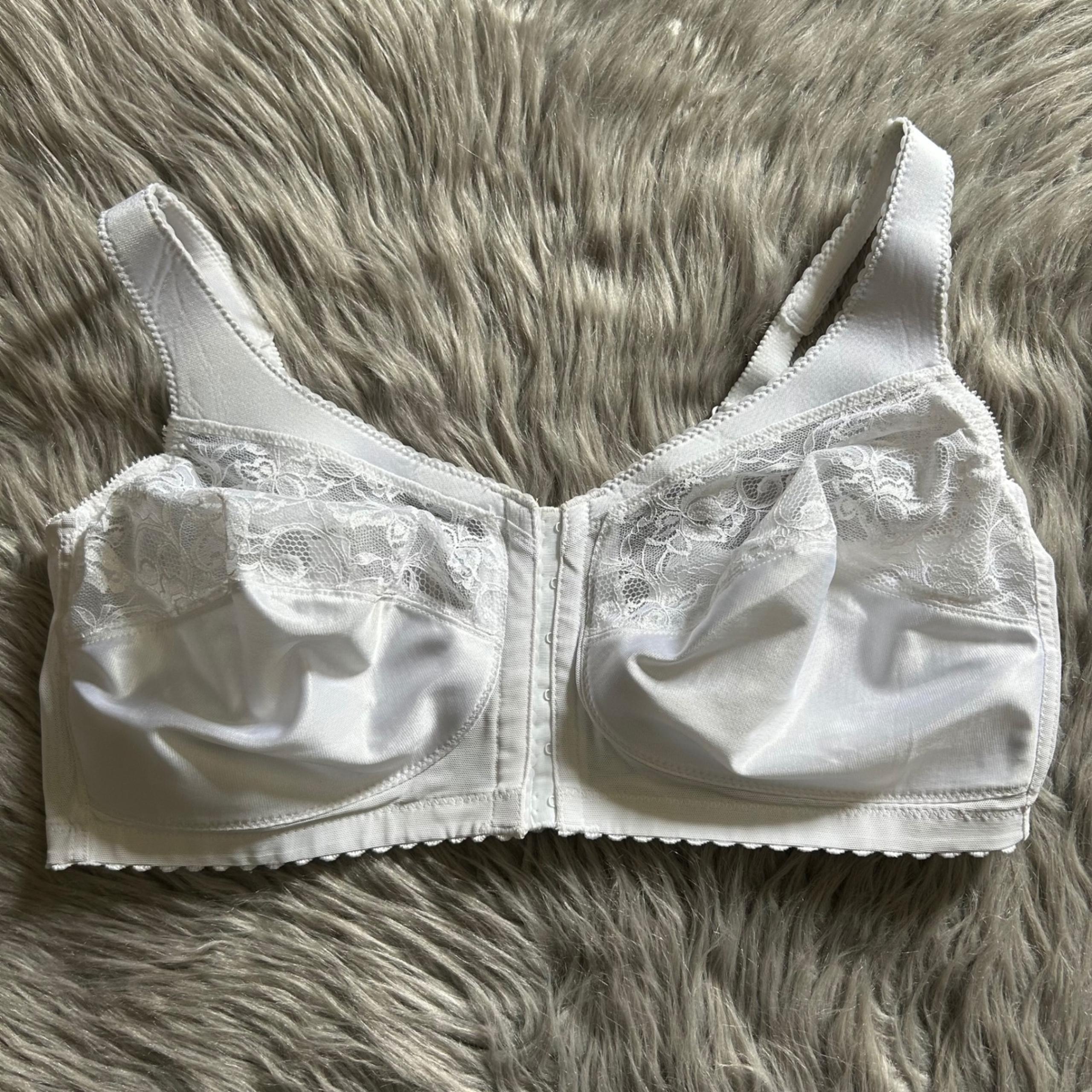Glamorise Wireless Bra Womens Size 42D White Lace Semi Sheer Front Closure