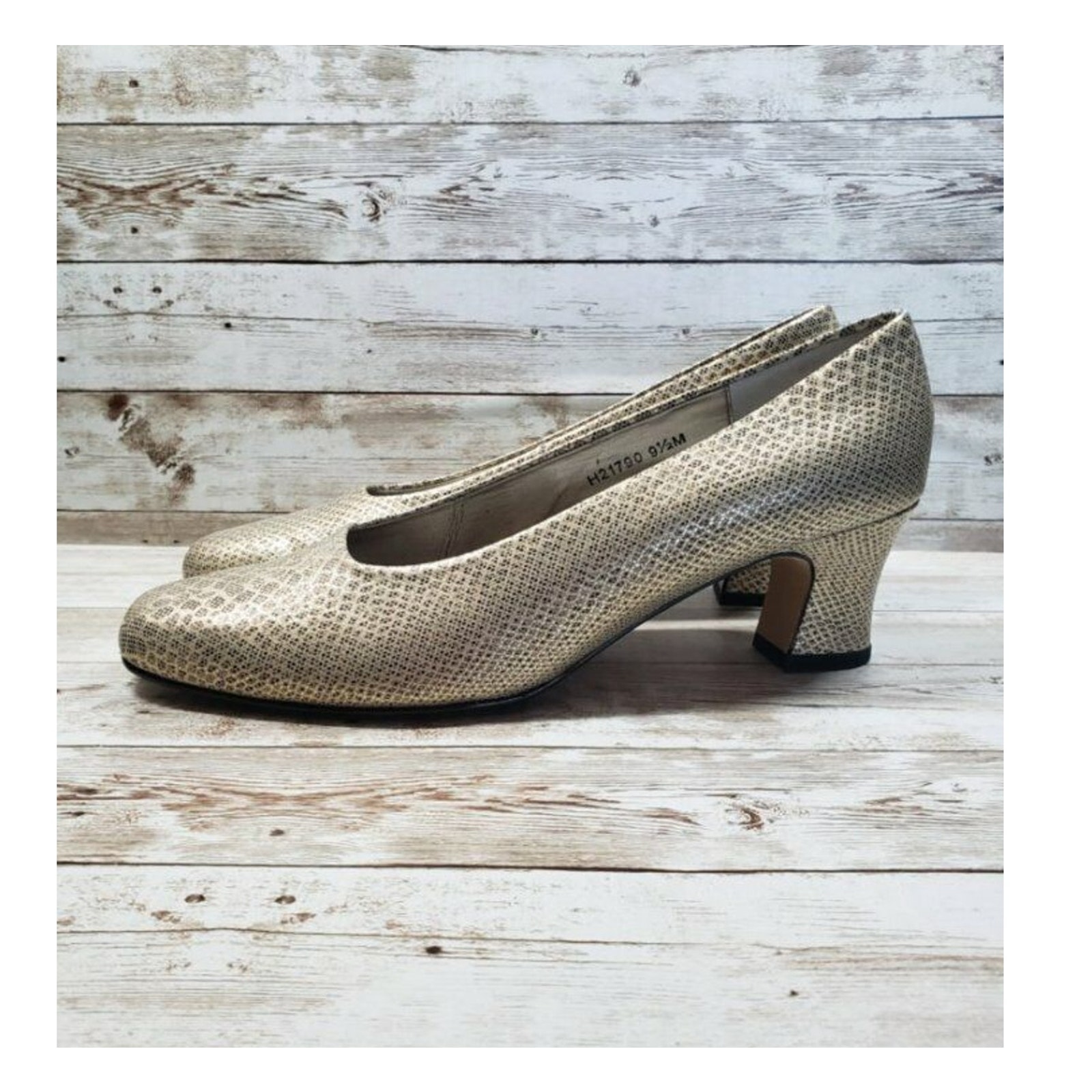 Ros Hommerson Pumps - Gold Tone Snakeskin Pattern Block Heels - Size 9.5 M