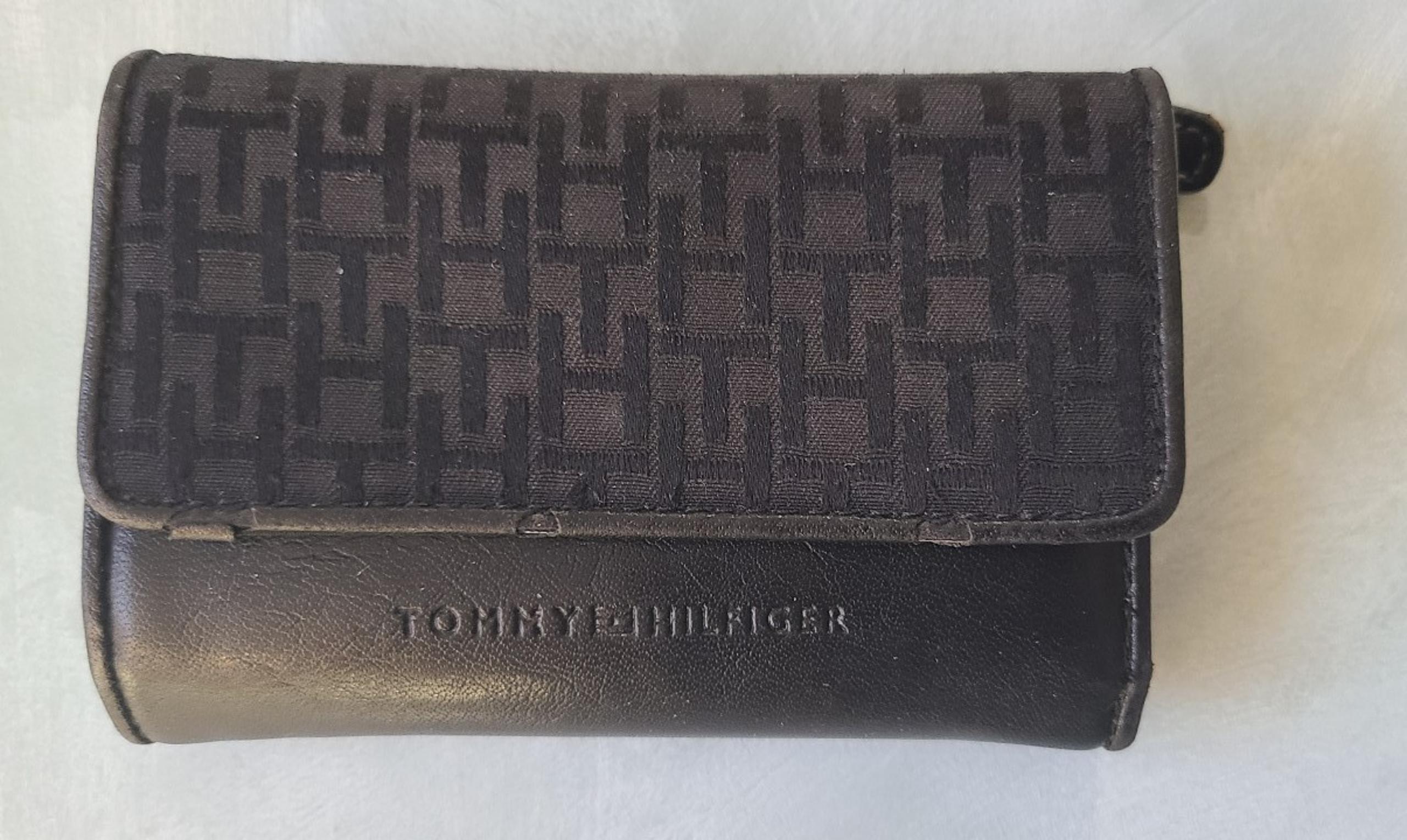 Tommy Hilfiger wallet/ womens