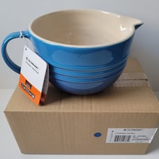Brand New LE CREUSET 2.1 qt 2 L Stoneware Batter Bowl Marseille with Tag