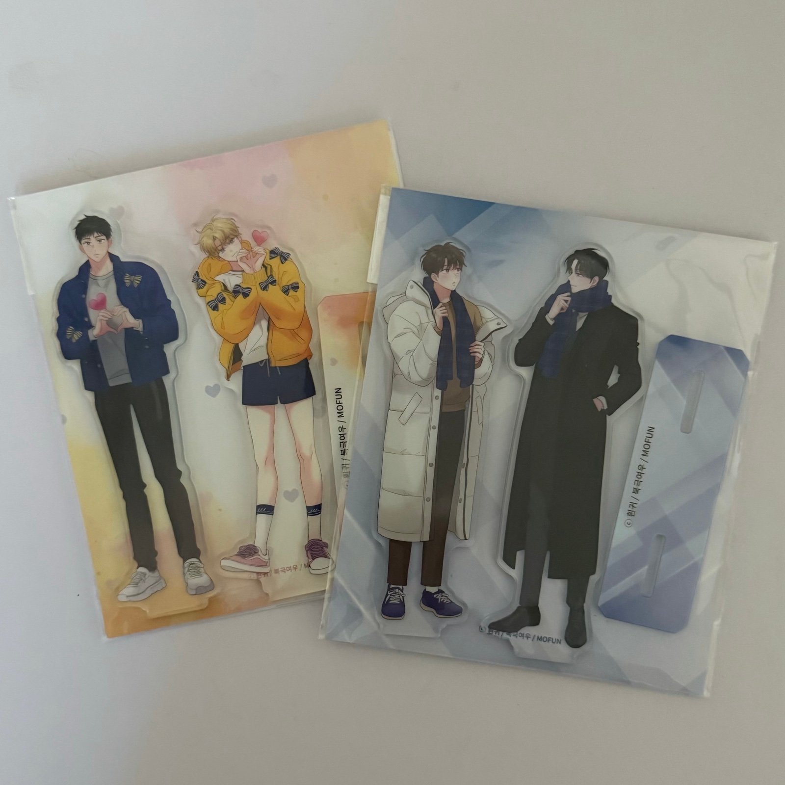 Author White Eared Acrylic Stands