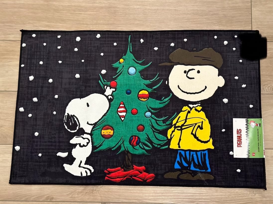 Peanuts Snoopy and Charlie Brown Tree Christmas Accent rug