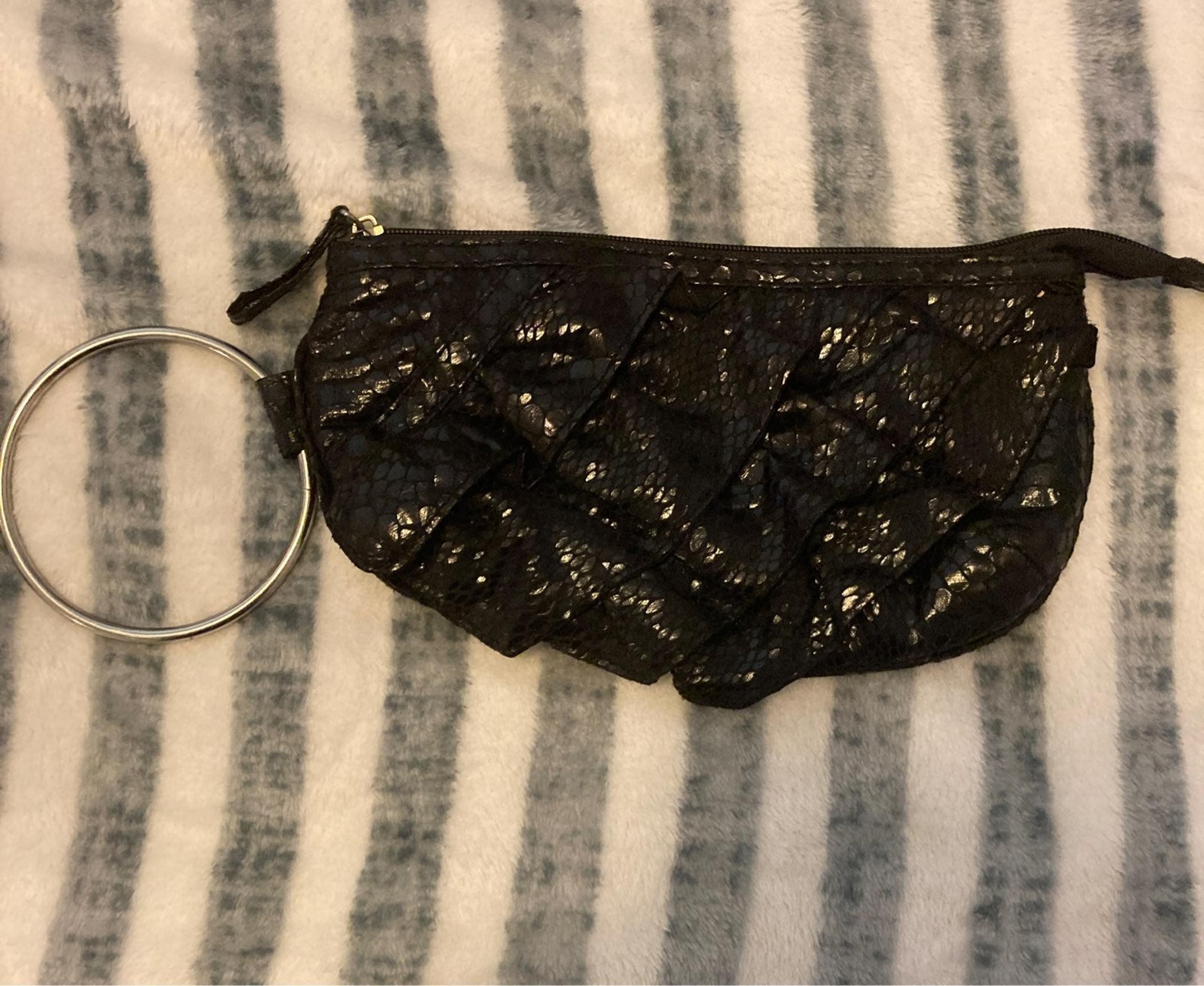 Bag/vintage wristlet