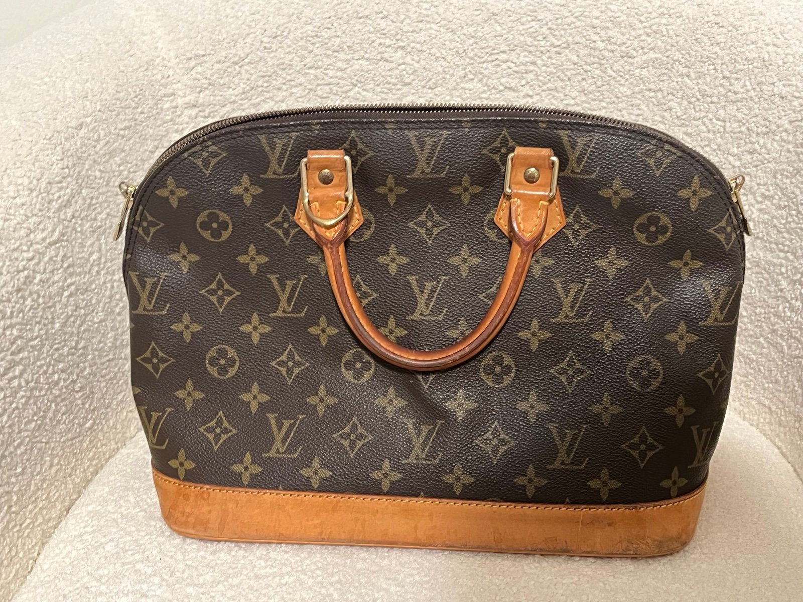 Authentic Vintage Louis Vuitton alma pm