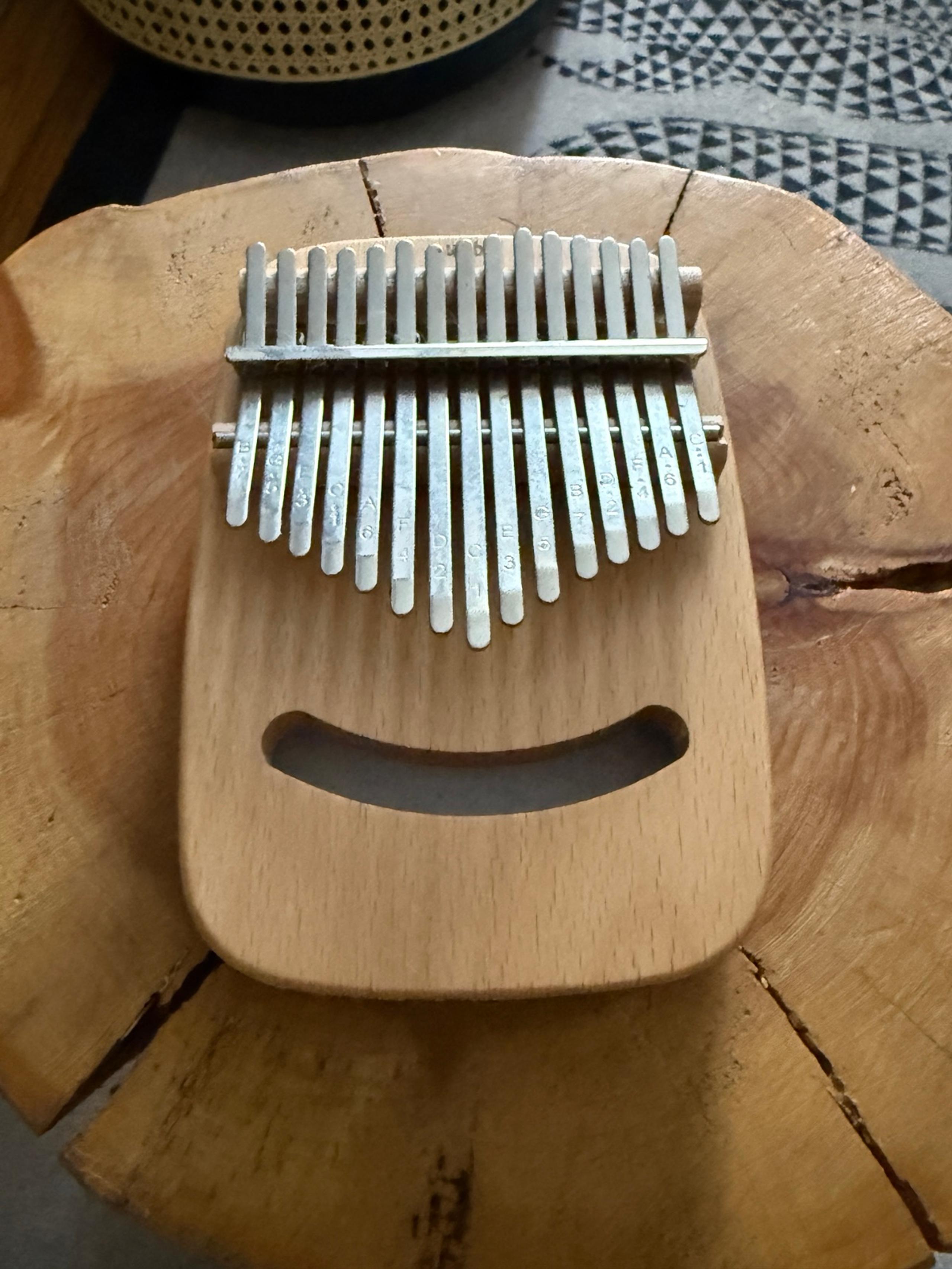 Umbra Kalimba