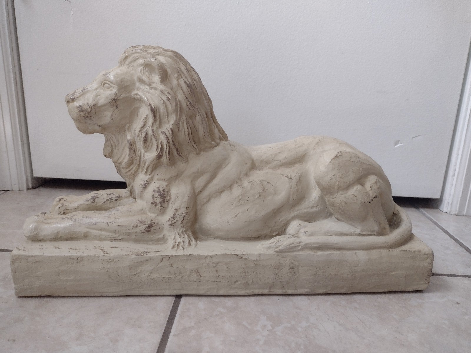 Universal Statuary Corp. 1984 Vintage Lion