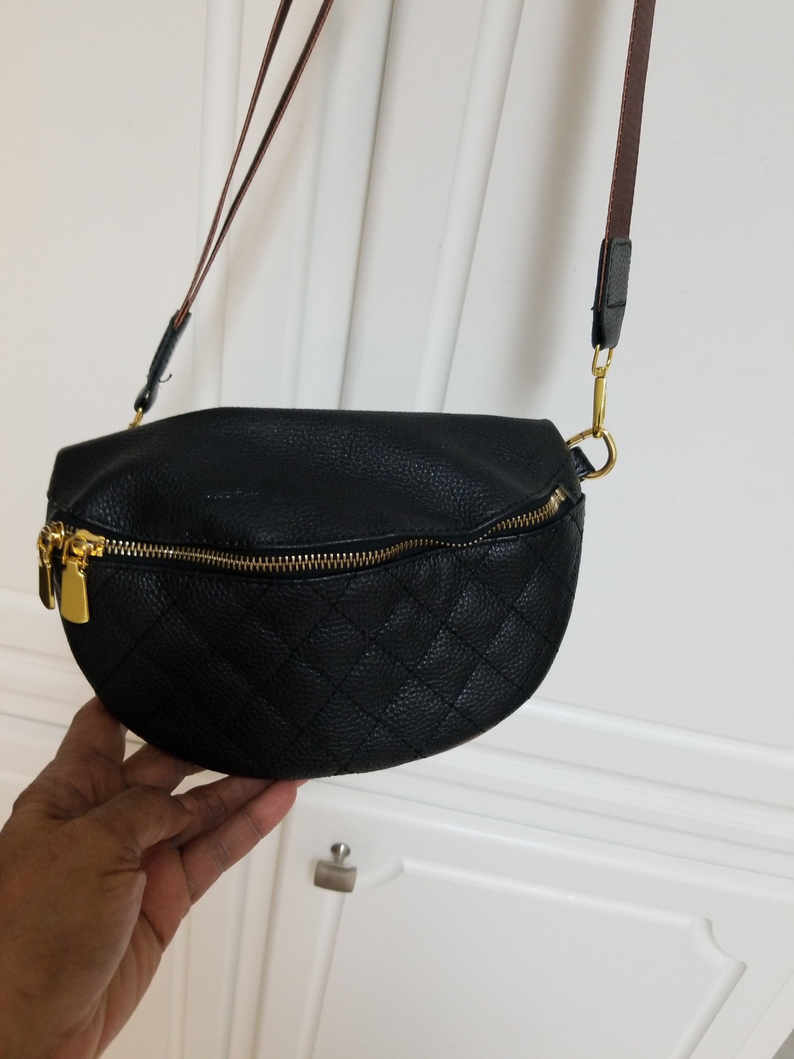 Leather fannypack/crossbody
