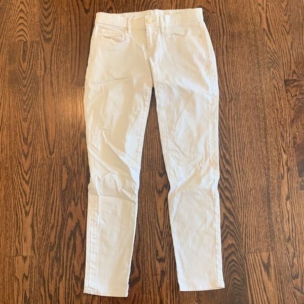 Lilly Pulitzer Worth Skinny white jeans. Size 10