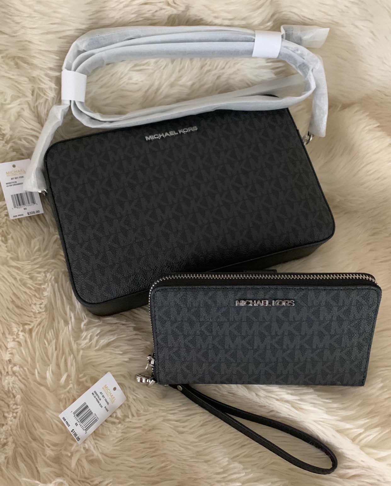 MICHAEL KORS CROSSBODY & WRISTLET. NWT!!