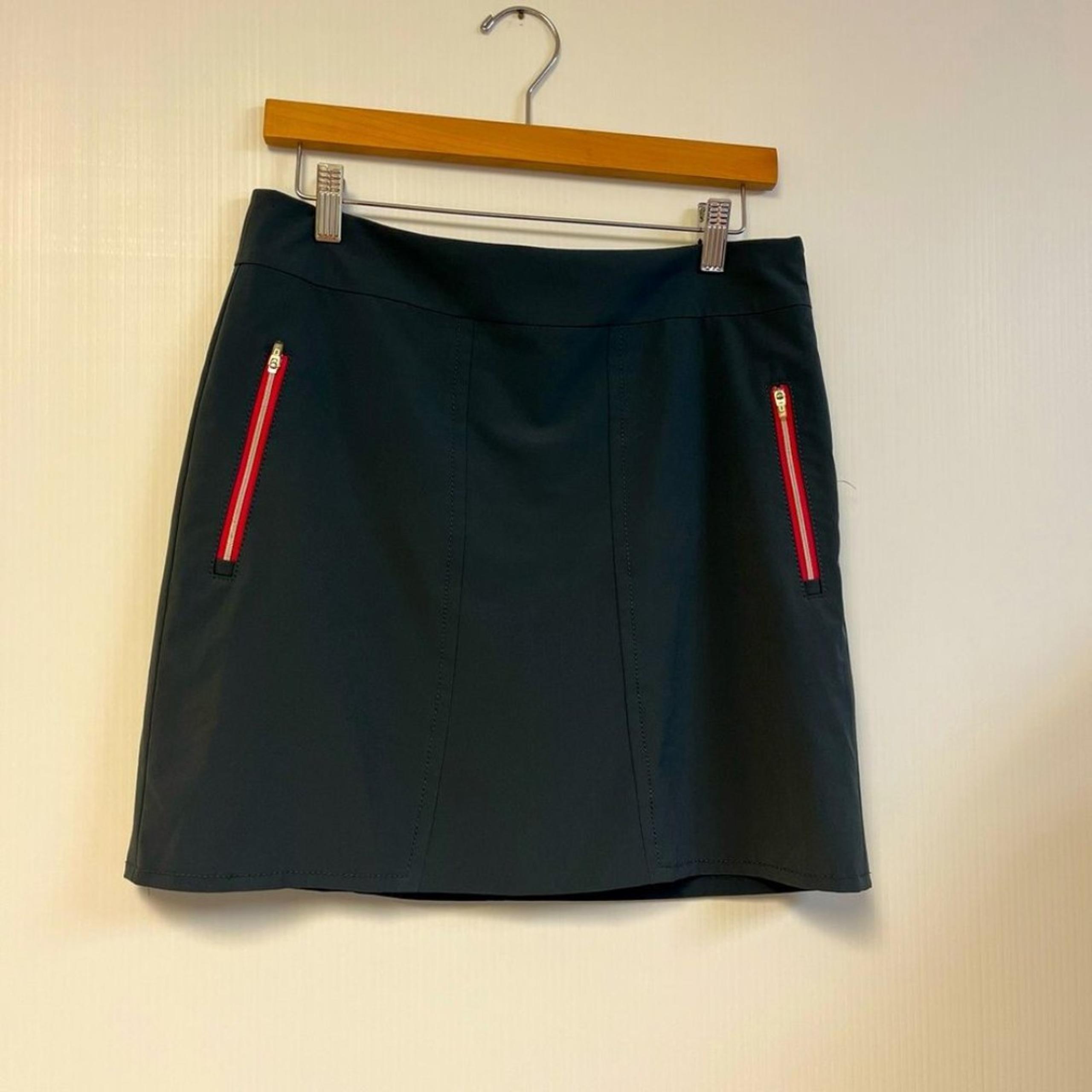 Annika by Cutter & Buck Gray Golf Skort with Pink Zipper Pockets – Size 4