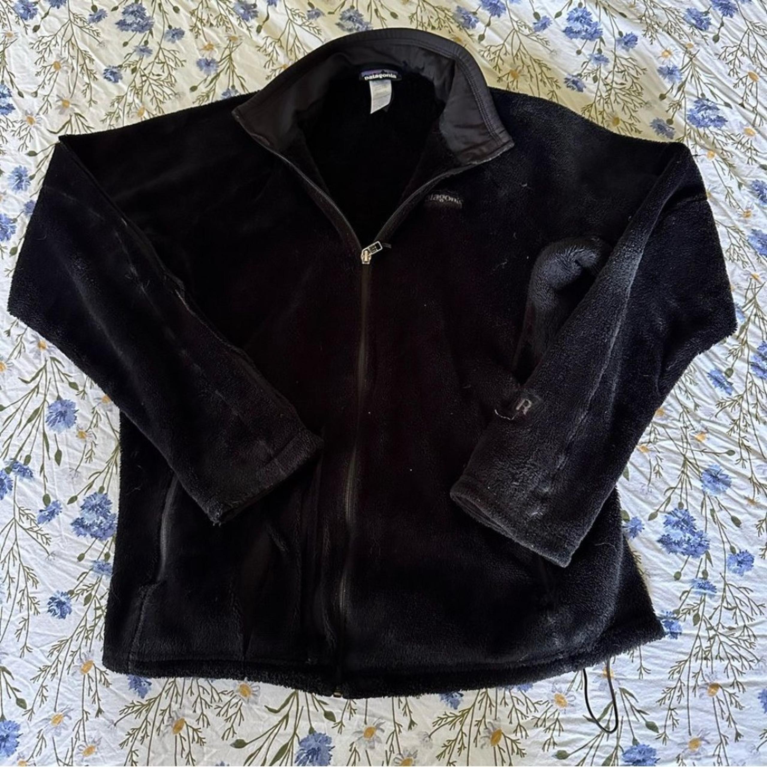 Patagonia women’s XL Black Zip Up